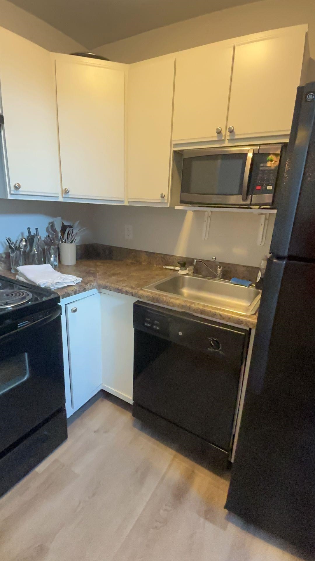 1414 BRADLEY DR, HARRISONBURG, Virginia 22801, 4 Bedrooms Bedrooms, ,2 BathroomsBathrooms,Residential,1414 Bradley Drive, Harrisonburg, VA 22801,1414 BRADLEY DR,672395 MLS # 672395