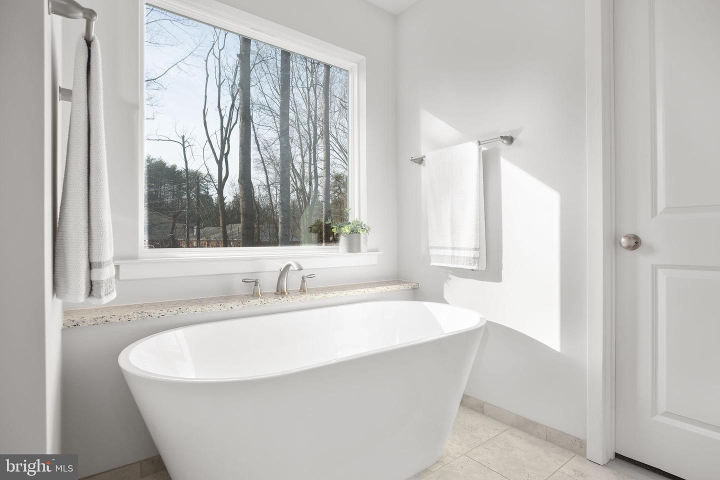 2102 LAKEVIEW PKWY, LOCUST GROVE, Virginia 22508, 4 Bedrooms Bedrooms, 14 Rooms Rooms,1 BathroomBathrooms,Residential,For sale,2102 LAKEVIEW PKWY,VAOR2013094 MLS # VAOR2013094