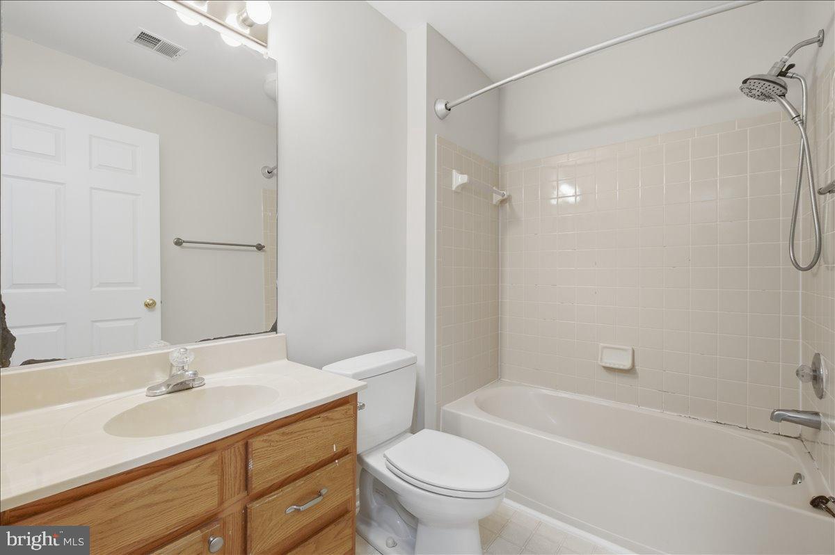 8307 GREEN HERON WAY #11, LORTON, Virginia 22079, 3 Bedrooms Bedrooms, 6 Rooms Rooms,2 BathroomsBathrooms,Residential,For sale,8307 GREEN HERON WAY #11,VAFX2285144 MLS # VAFX2285144