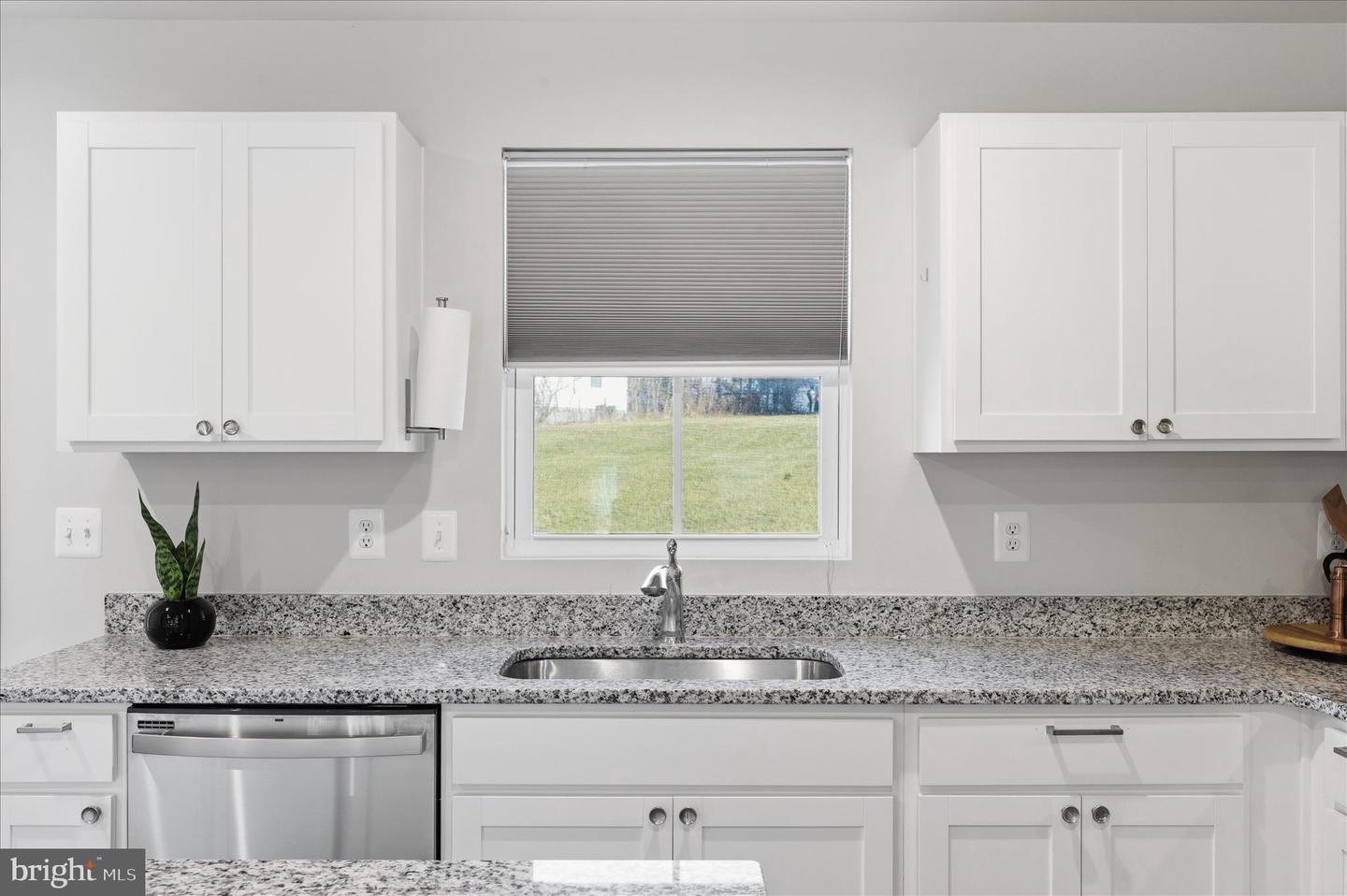 152 EMMET ST, MIDDLETOWN, Virginia 22645, 4 Bedrooms Bedrooms, ,2 BathroomsBathrooms,Residential,For sale,152 EMMET ST,VAFV2038830 MLS # VAFV2038830