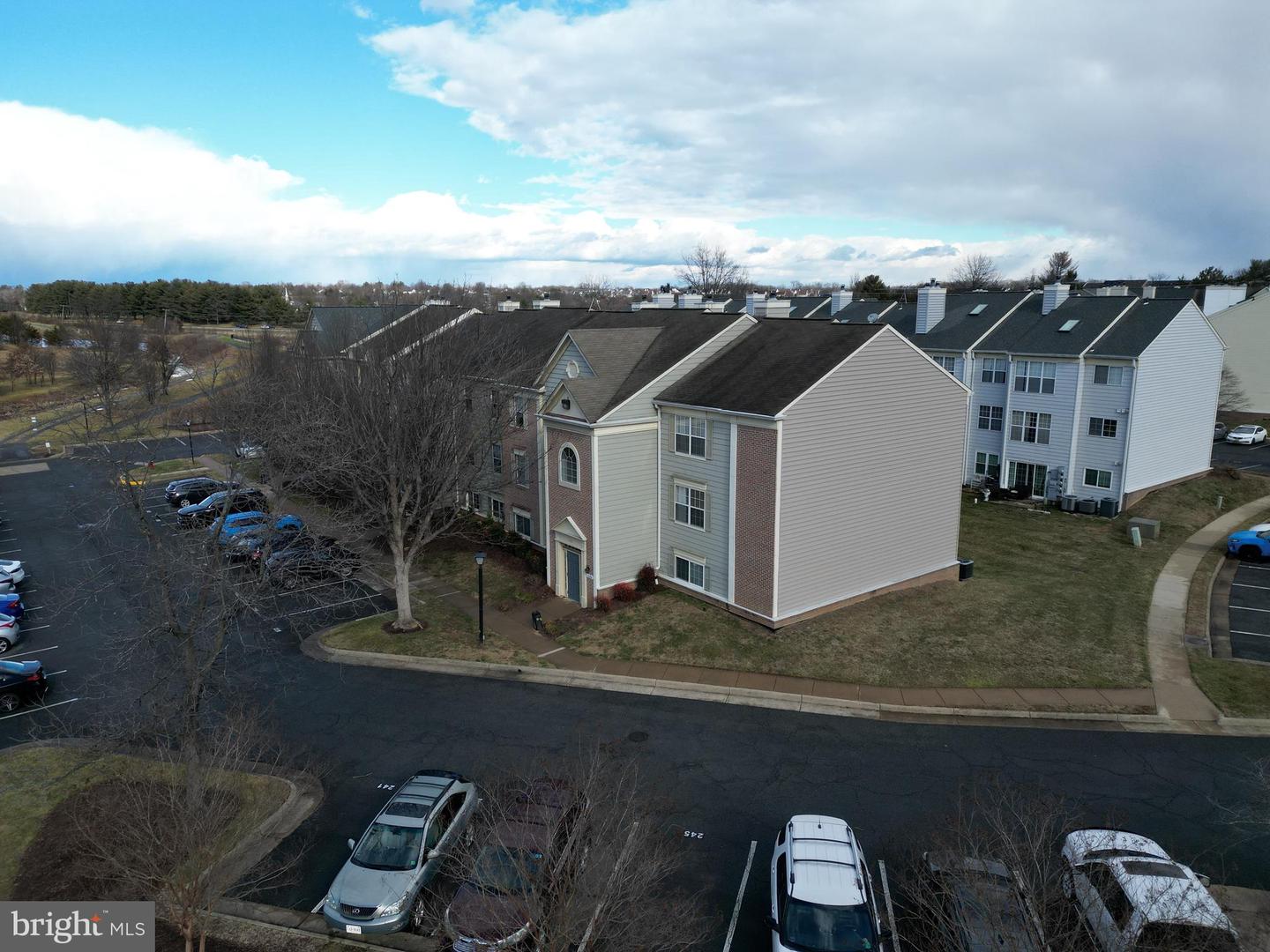 1123 HUNTMASTER TER NE #202, LEESBURG, Virginia 20176, 2 Bedrooms Bedrooms, ,1 BathroomBathrooms,Residential,For sale,1123 HUNTMASTER TER NE #202,VALO2113784 MLS # VALO2113784