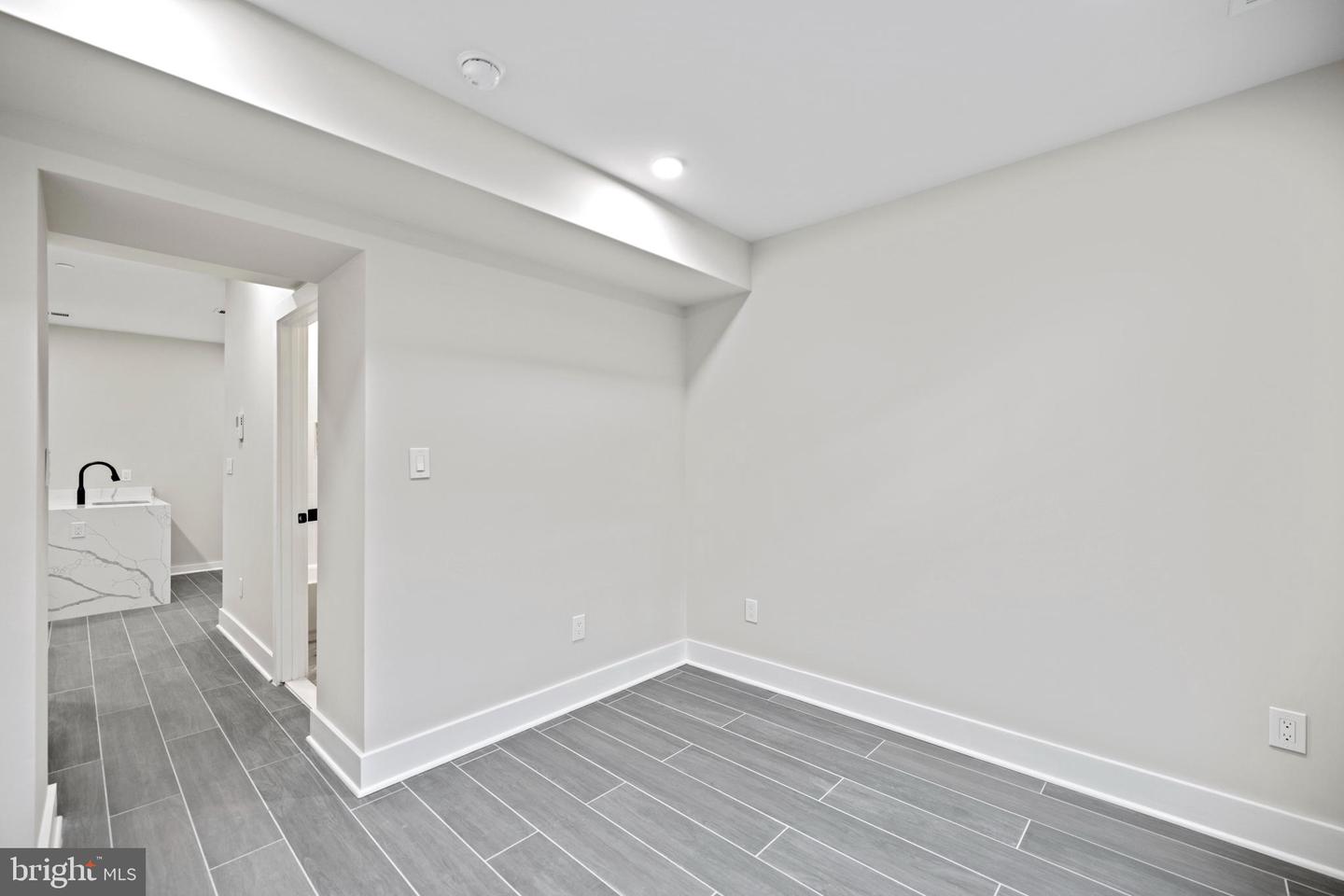 824 18TH ST NE #2, WASHINGTON, District Of Columbia 20002, 1 Bedroom Bedrooms, ,1 BathroomBathrooms,Residential,For sale,824 18TH ST NE #2,DCDC2240998 MLS # DCDC2240998