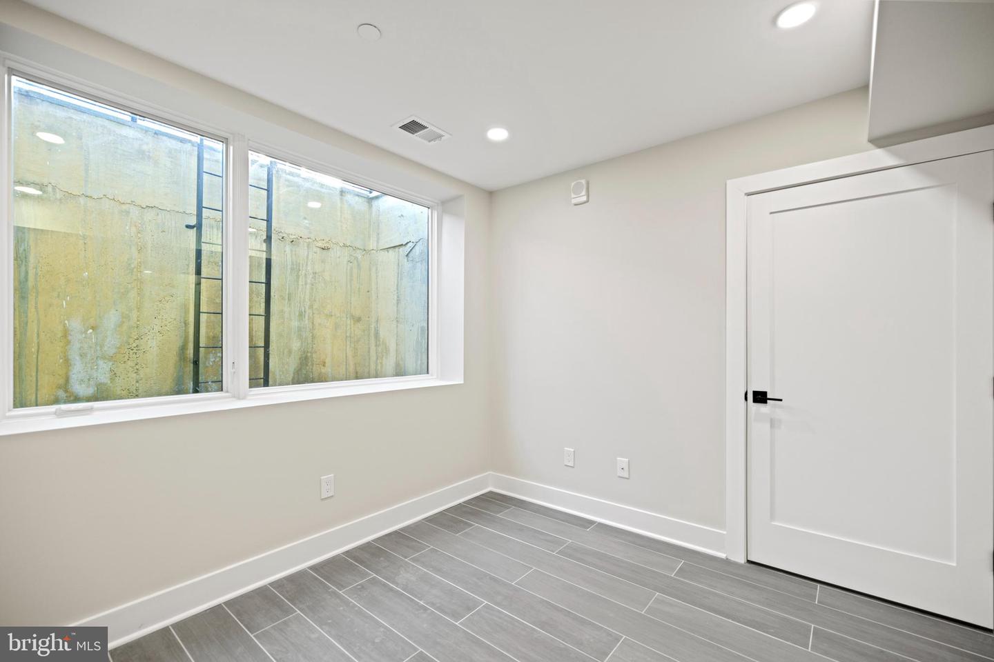 824 18TH ST NE #2, WASHINGTON, District Of Columbia 20002, 1 Bedroom Bedrooms, ,1 BathroomBathrooms,Residential,For sale,824 18TH ST NE #2,DCDC2240998 MLS # DCDC2240998