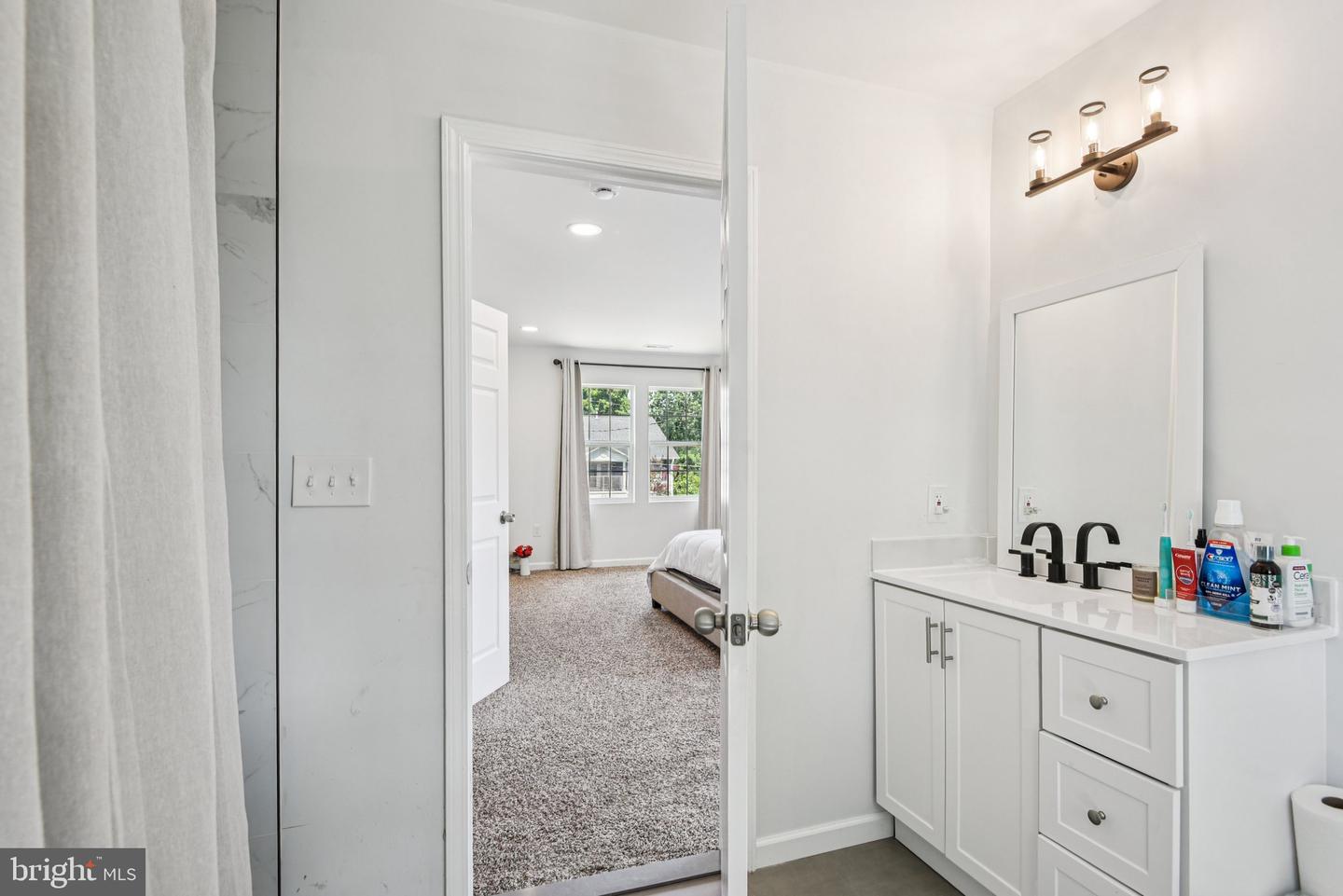 6715 WESTCOTT RD, FALLS CHURCH, Virginia 22042, 6 Bedrooms Bedrooms, ,4 BathroomsBathrooms,Residential,For sale,6715 WESTCOTT RD,VAFX2260260 MLS # VAFX2260260