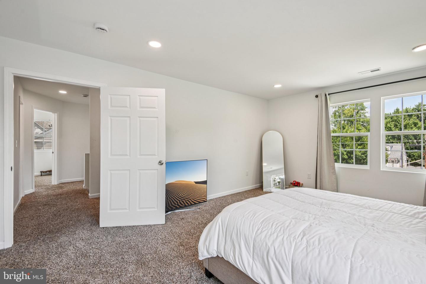 6715 WESTCOTT RD, FALLS CHURCH, Virginia 22042, 6 Bedrooms Bedrooms, ,4 BathroomsBathrooms,Residential,For sale,6715 WESTCOTT RD,VAFX2260260 MLS # VAFX2260260