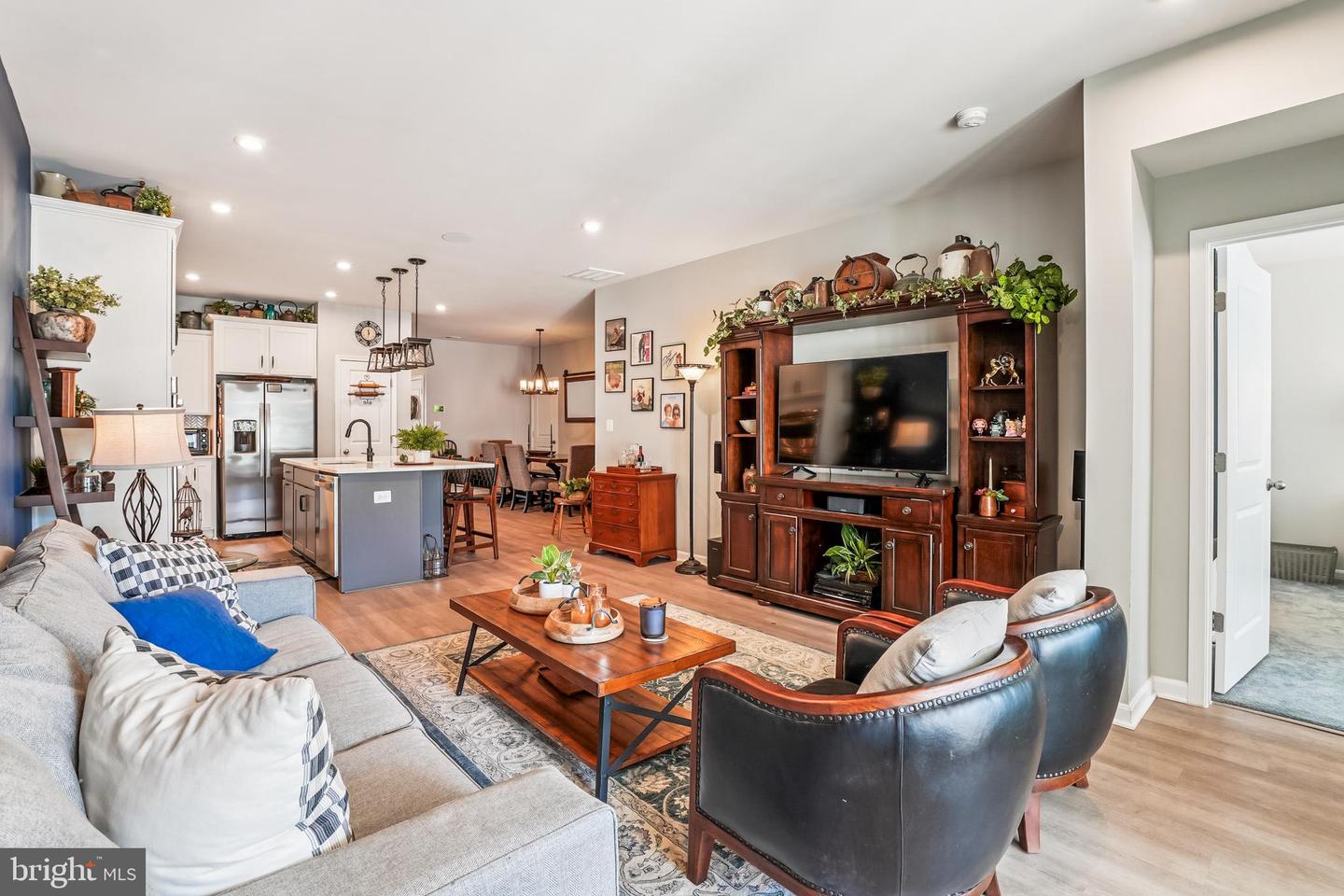 3703 HAVERTILL LN, WOODBRIDGE, Virginia 22193, 3 Bedrooms Bedrooms, 6 Rooms Rooms,2 BathroomsBathrooms,Residential,For sale,3703 HAVERTILL LN,VAPW2104222 MLS # VAPW2104222