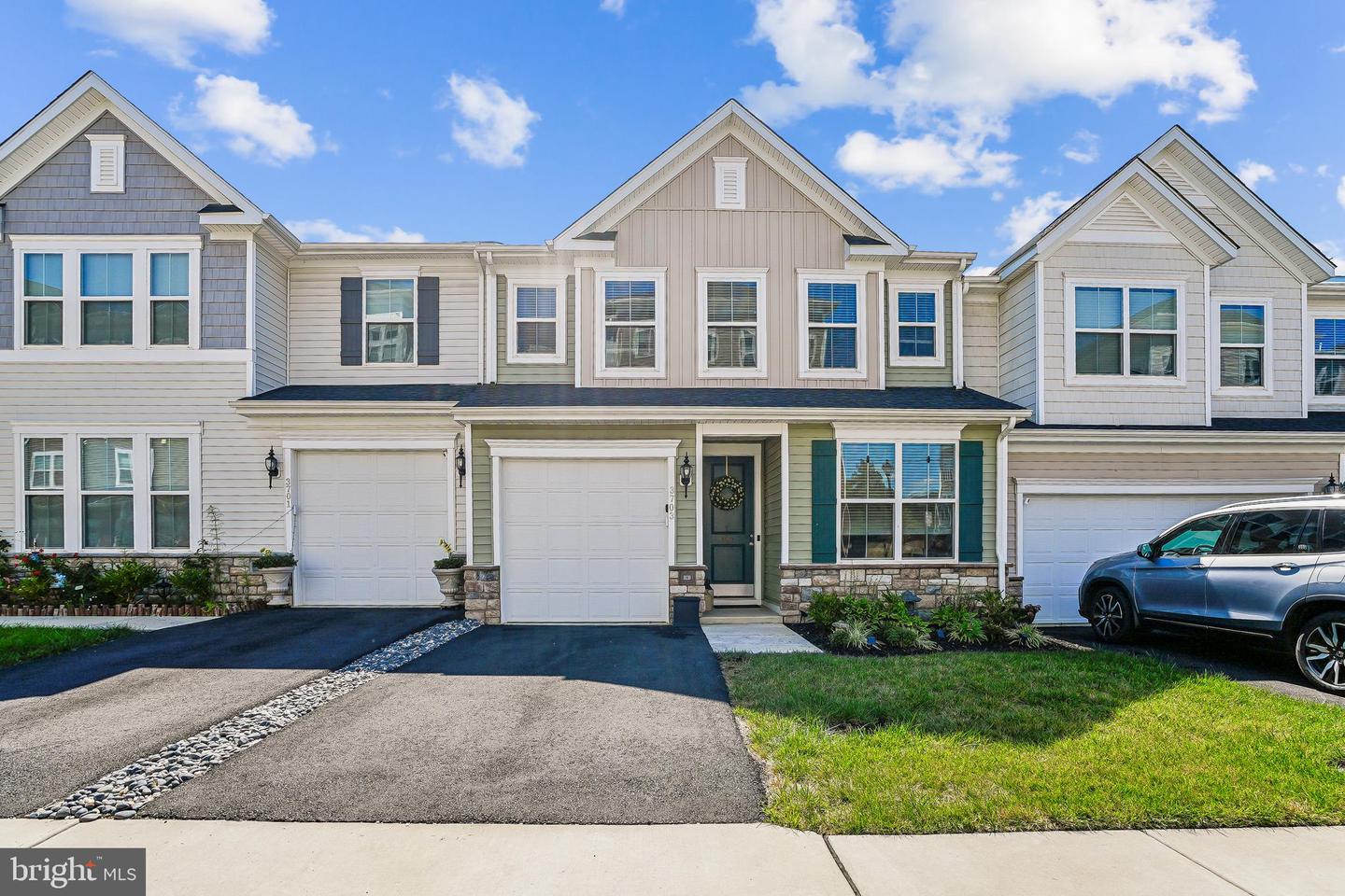 3703 HAVERTILL LN, WOODBRIDGE, Virginia 22193, 3 Bedrooms Bedrooms, 6 Rooms Rooms,2 BathroomsBathrooms,Residential,For sale,3703 HAVERTILL LN,VAPW2104222 MLS # VAPW2104222