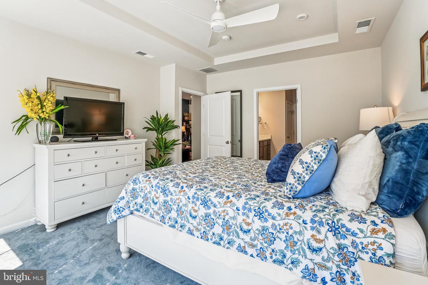 3703 HAVERTILL LN, WOODBRIDGE, Virginia 22193, 3 Bedrooms Bedrooms, 6 Rooms Rooms,2 BathroomsBathrooms,Residential,For sale,3703 HAVERTILL LN,VAPW2104222 MLS # VAPW2104222