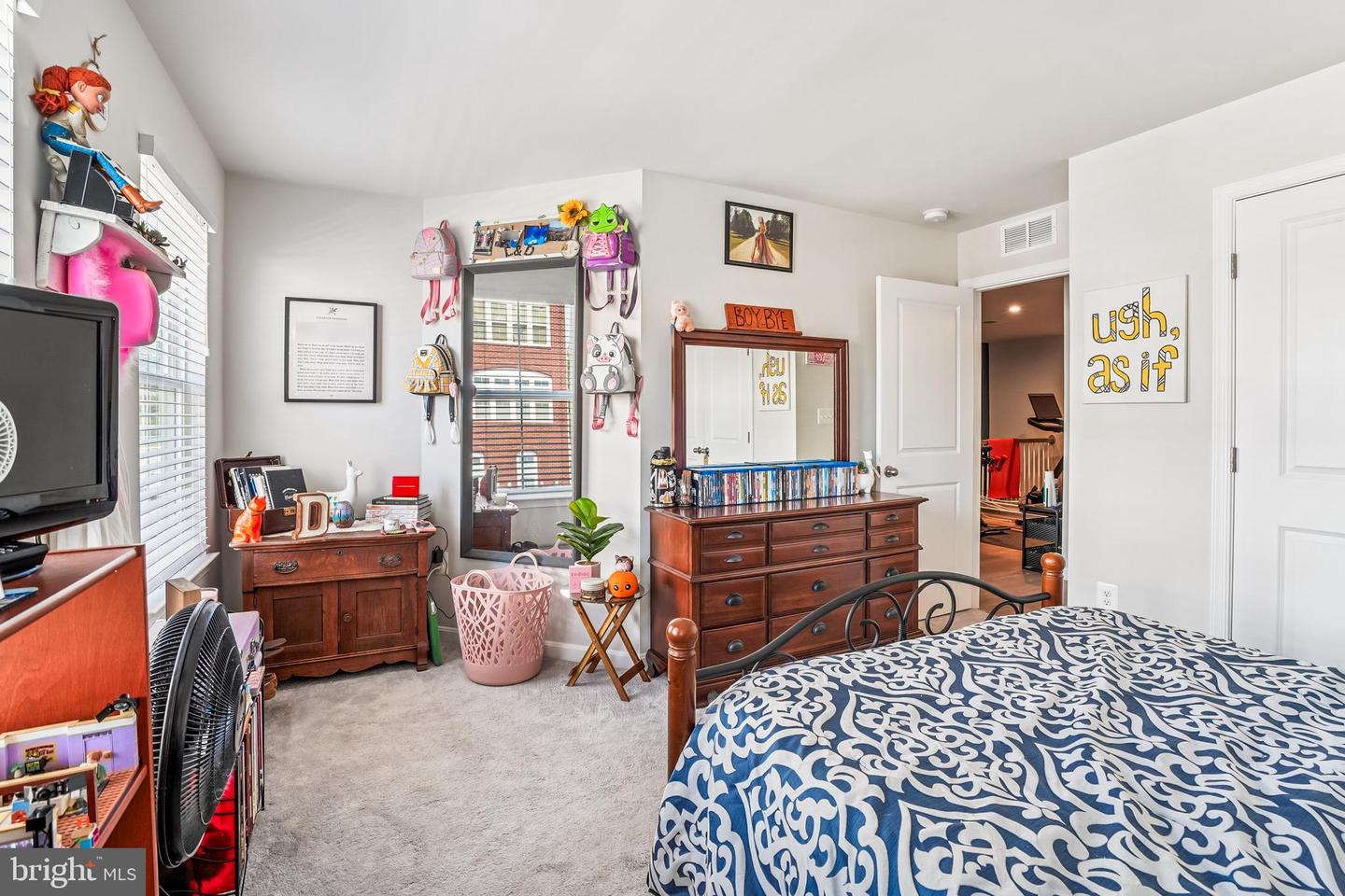 3703 HAVERTILL LN, WOODBRIDGE, Virginia 22193, 3 Bedrooms Bedrooms, 6 Rooms Rooms,2 BathroomsBathrooms,Residential,For sale,3703 HAVERTILL LN,VAPW2104222 MLS # VAPW2104222