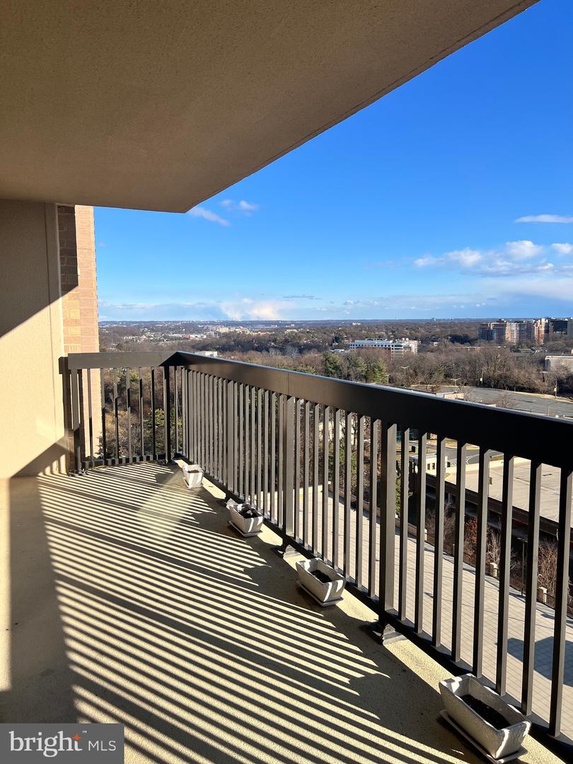 3709 GEORGE MASON DR #1213 E, FALLS CHURCH, Virginia 22041, 2 Bedrooms Bedrooms, ,2 BathroomsBathrooms,Residential,For sale,3709 GEORGE MASON DR #1213 E,VAFX2274458 MLS # VAFX2274458