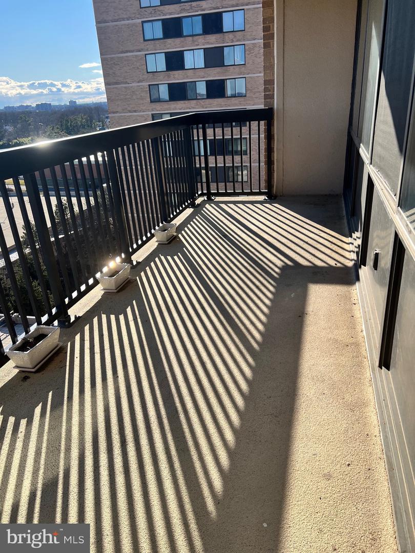 3709 GEORGE MASON DR #1213 E, FALLS CHURCH, Virginia 22041, 2 Bedrooms Bedrooms, ,2 BathroomsBathrooms,Residential,For sale,3709 GEORGE MASON DR #1213 E,VAFX2274458 MLS # VAFX2274458