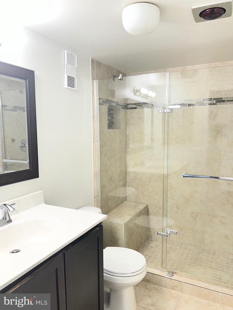 3709 GEORGE MASON DR #1213 E, FALLS CHURCH, Virginia 22041, 2 Bedrooms Bedrooms, ,2 BathroomsBathrooms,Residential,For sale,3709 GEORGE MASON DR #1213 E,VAFX2274458 MLS # VAFX2274458