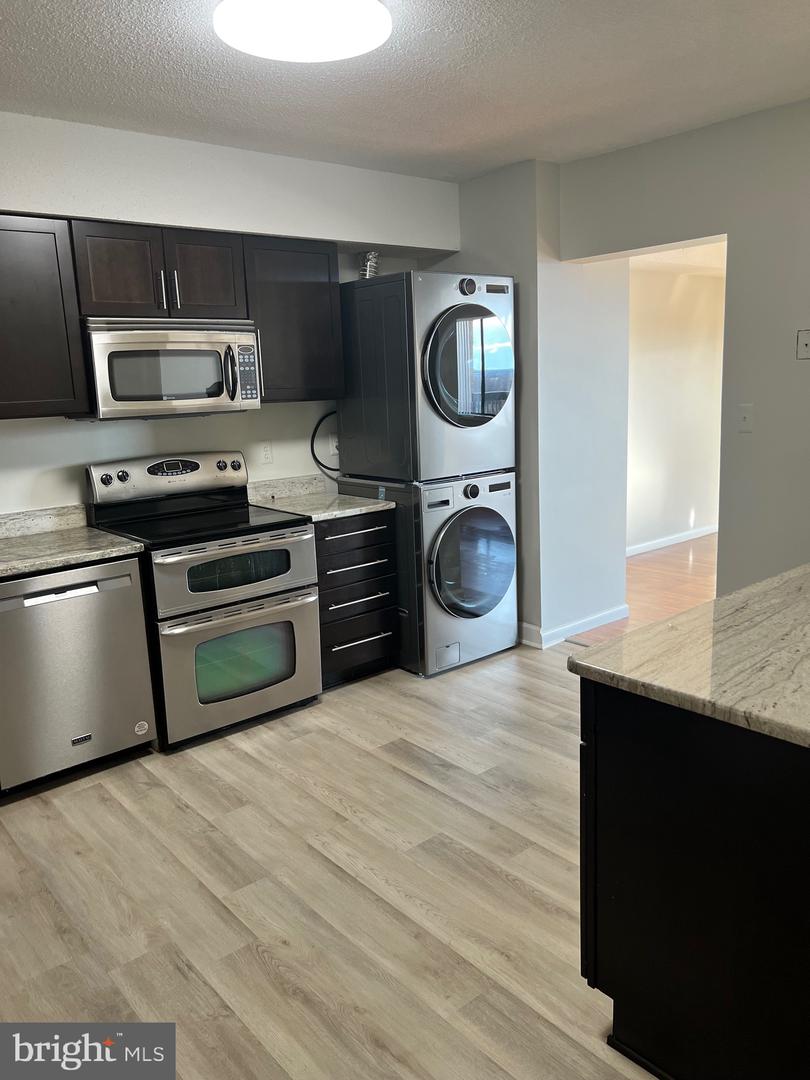 3709 GEORGE MASON DR #1213 E, FALLS CHURCH, Virginia 22041, 2 Bedrooms Bedrooms, ,2 BathroomsBathrooms,Residential,For sale,3709 GEORGE MASON DR #1213 E,VAFX2274458 MLS # VAFX2274458