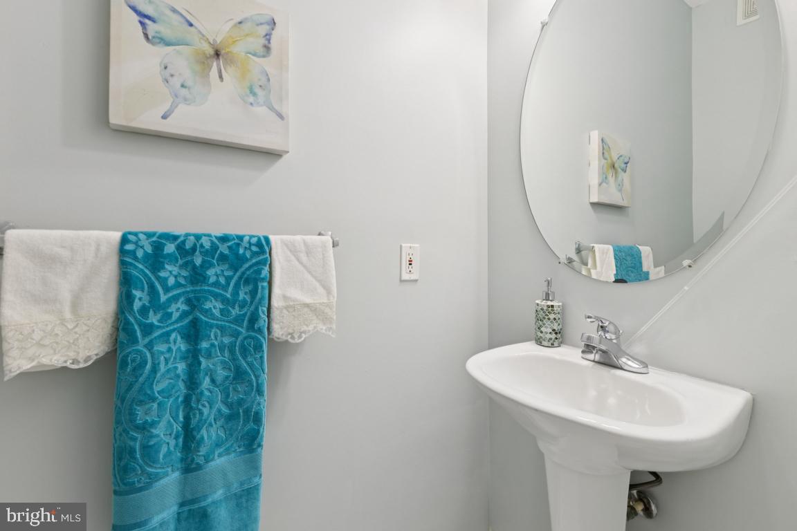 8058 GENEA WAY #48, FALLS CHURCH, Virginia 22042, 3 Bedrooms Bedrooms, ,2 BathroomsBathrooms,Residential,For sale,8058 GENEA WAY #48,VAFX2275062 MLS # VAFX2275062