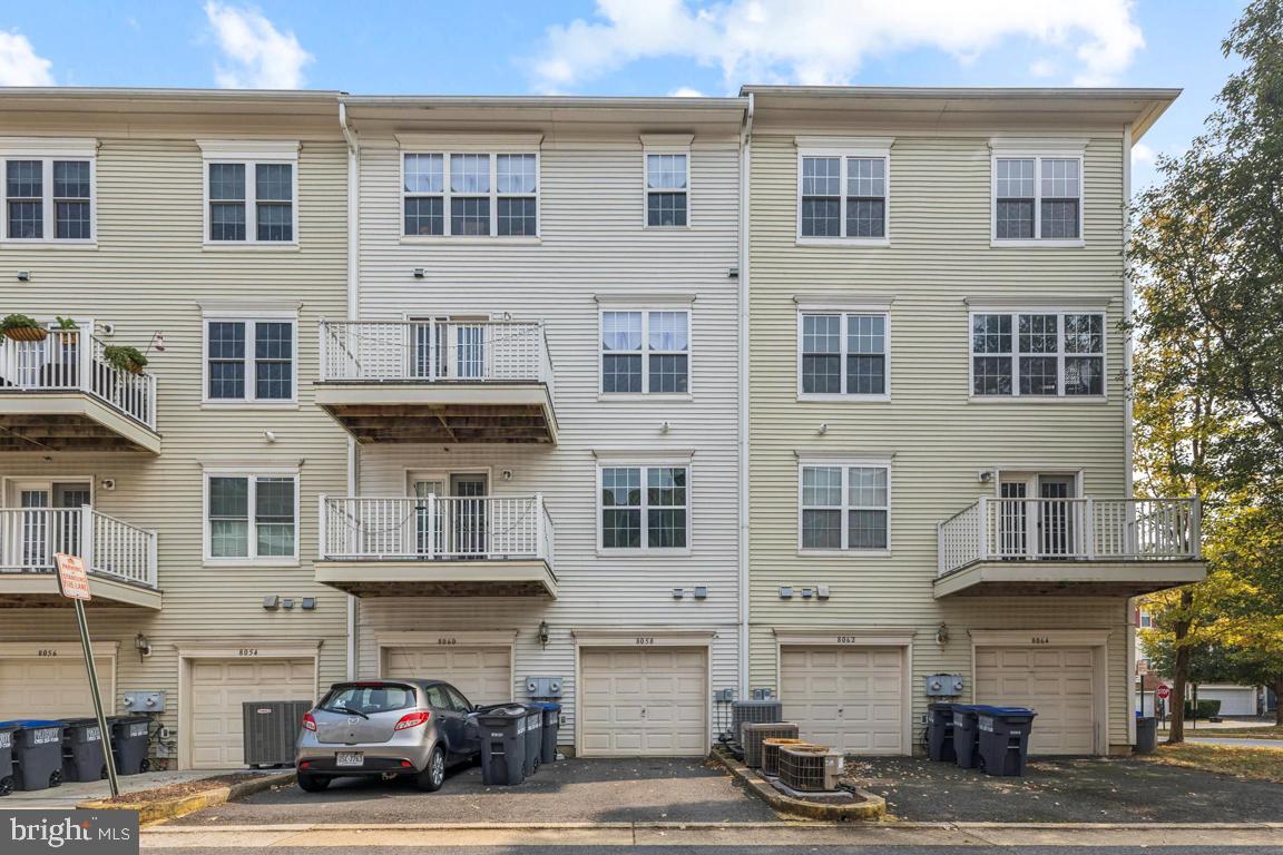 8058 GENEA WAY #48, FALLS CHURCH, Virginia 22042, 3 Bedrooms Bedrooms, ,2 BathroomsBathrooms,Residential,For sale,8058 GENEA WAY #48,VAFX2275062 MLS # VAFX2275062