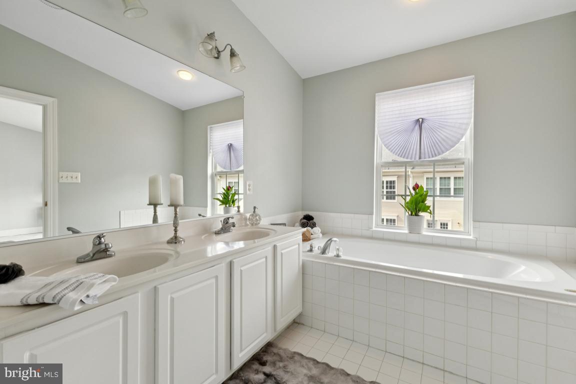 8058 GENEA WAY #48, FALLS CHURCH, Virginia 22042, 3 Bedrooms Bedrooms, ,2 BathroomsBathrooms,Residential,For sale,8058 GENEA WAY #48,VAFX2275062 MLS # VAFX2275062