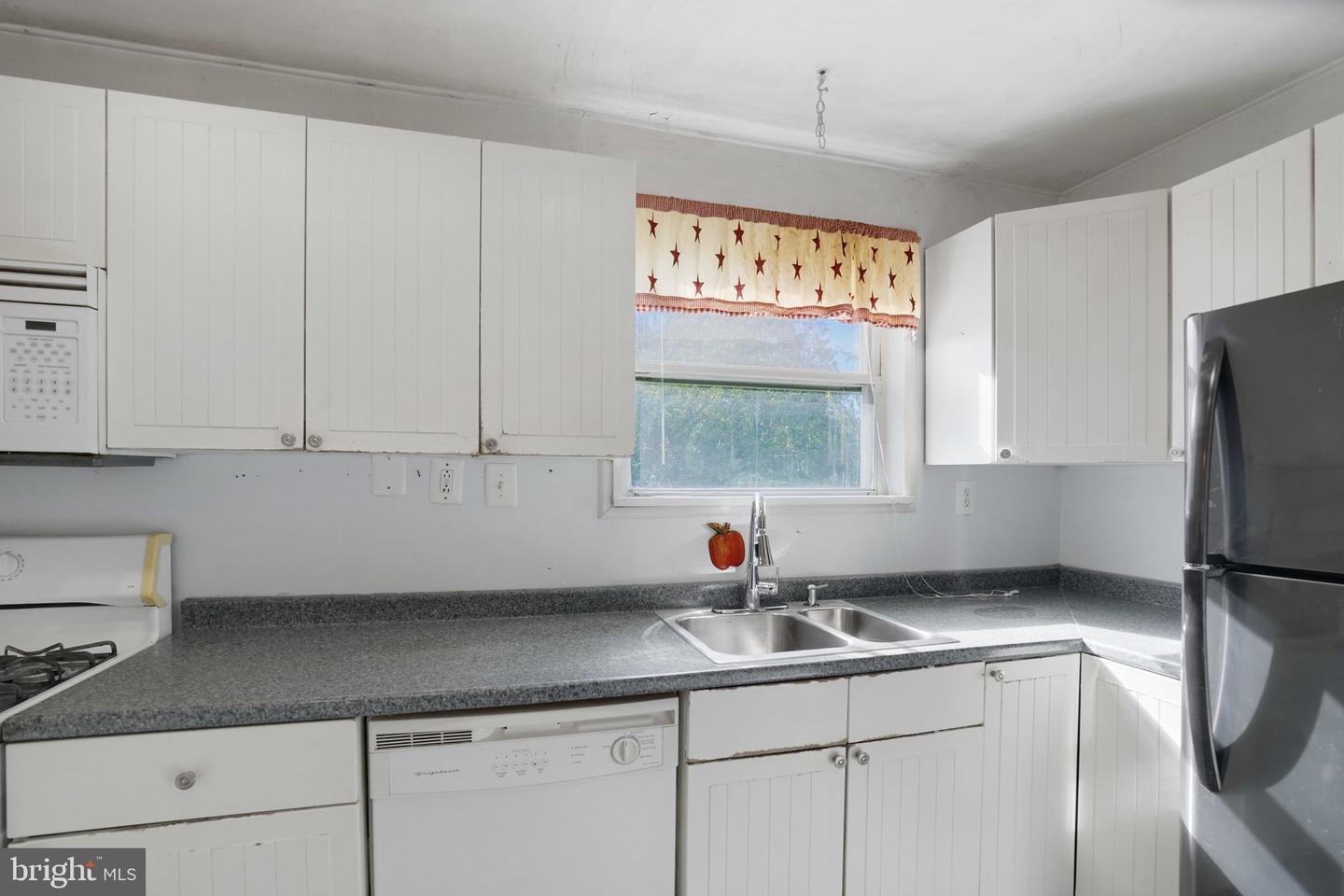 4817 UPLAND DR, ALEXANDRIA, Virginia 22310, 3 Bedrooms Bedrooms, ,2 BathroomsBathrooms,Residential,For sale,4817 UPLAND DR,VAFX2277272 MLS # VAFX2277272