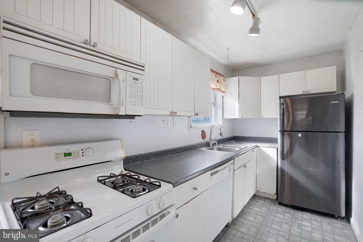 4817 UPLAND DR, ALEXANDRIA, Virginia 22310, 3 Bedrooms Bedrooms, ,2 BathroomsBathrooms,Residential,For sale,4817 UPLAND DR,VAFX2277272 MLS # VAFX2277272