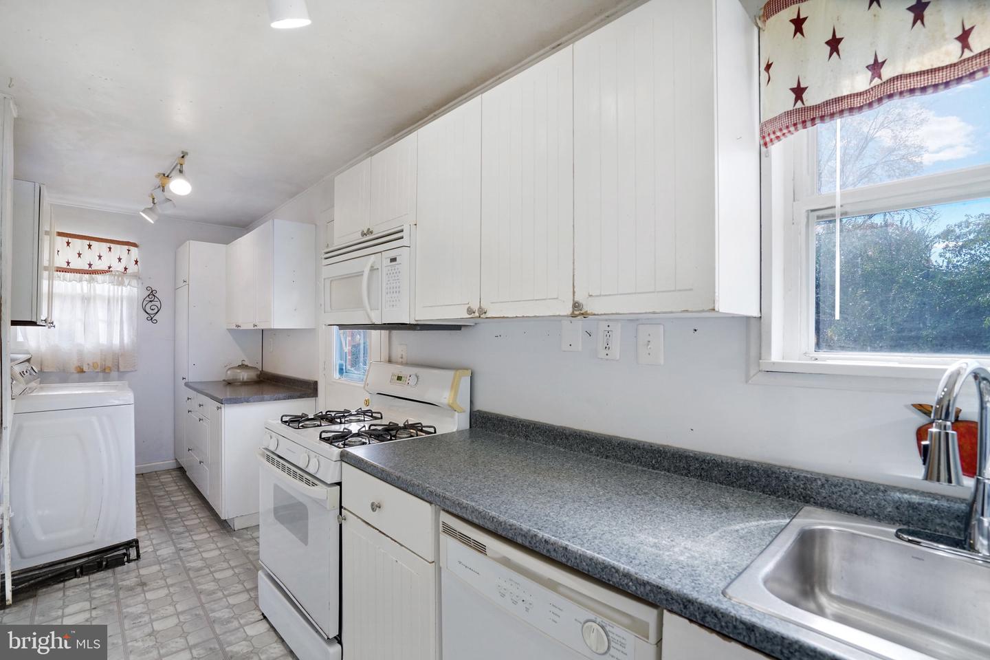 4817 UPLAND DR, ALEXANDRIA, Virginia 22310, 3 Bedrooms Bedrooms, ,2 BathroomsBathrooms,Residential,For sale,4817 UPLAND DR,VAFX2277272 MLS # VAFX2277272