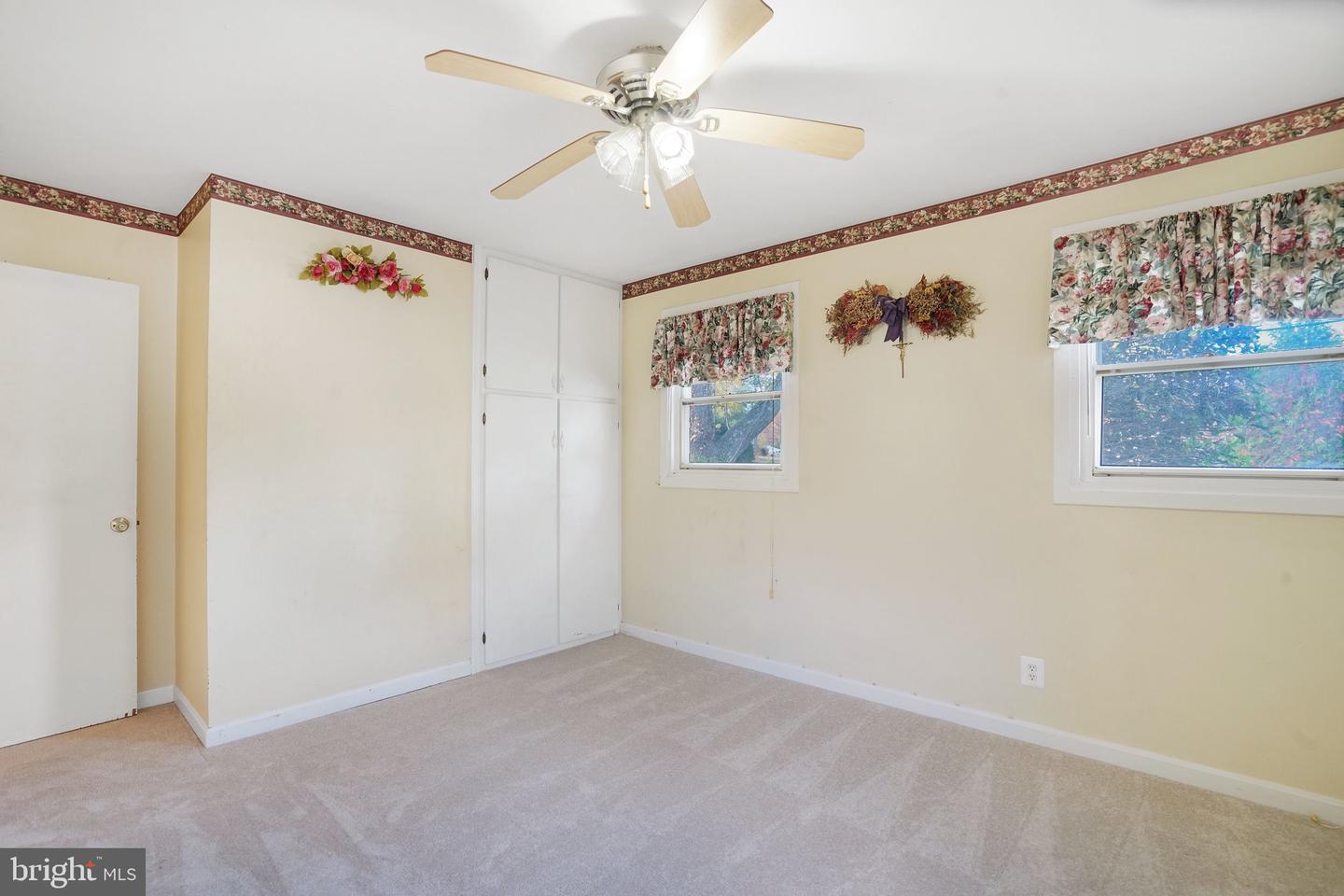 4817 UPLAND DR, ALEXANDRIA, Virginia 22310, 3 Bedrooms Bedrooms, ,2 BathroomsBathrooms,Residential,For sale,4817 UPLAND DR,VAFX2277272 MLS # VAFX2277272