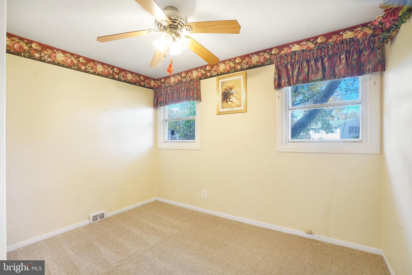 4817 UPLAND DR, ALEXANDRIA, Virginia 22310, 3 Bedrooms Bedrooms, ,2 BathroomsBathrooms,Residential,For sale,4817 UPLAND DR,VAFX2277272 MLS # VAFX2277272