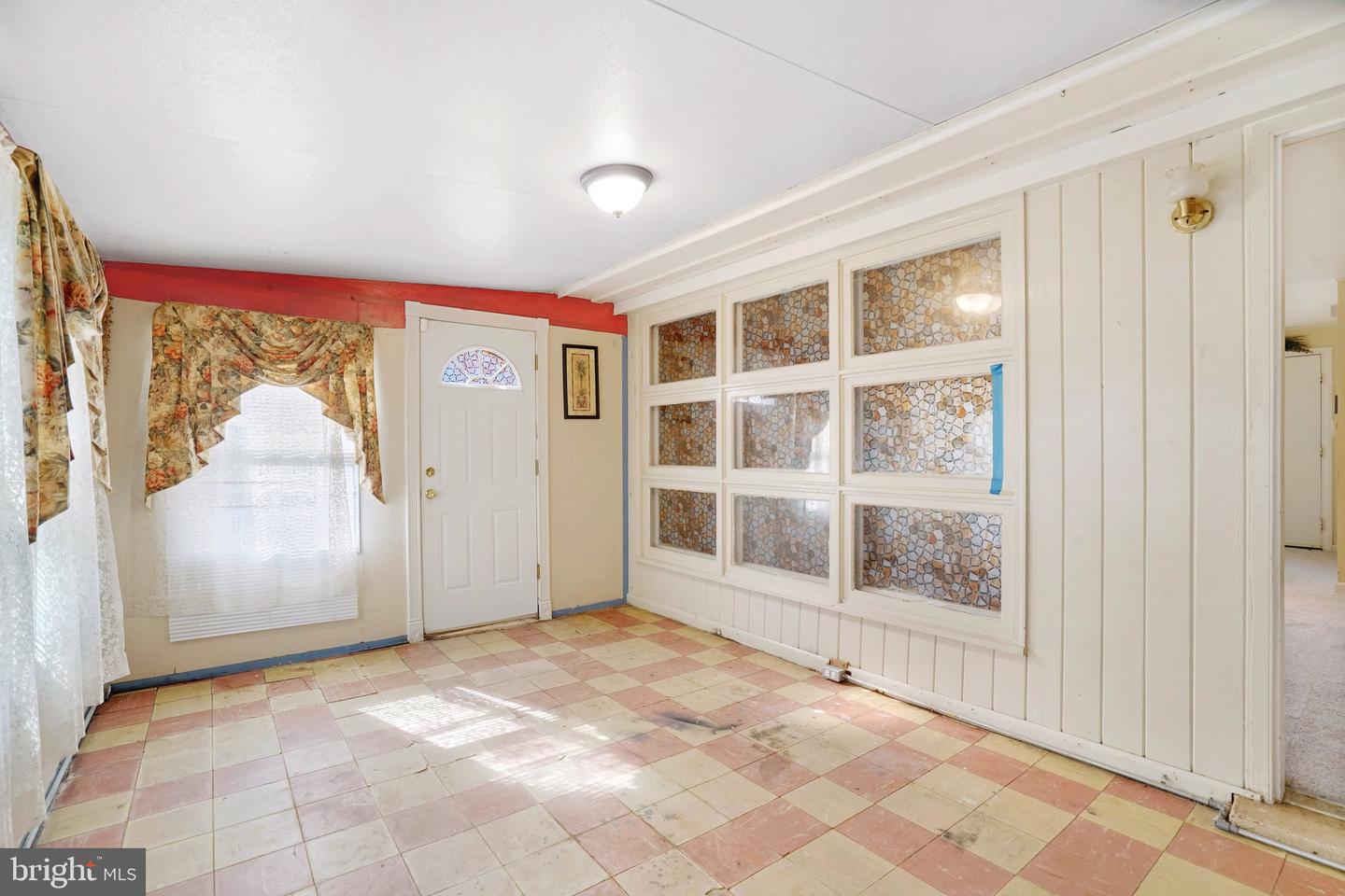 4817 UPLAND DR, ALEXANDRIA, Virginia 22310, 3 Bedrooms Bedrooms, ,2 BathroomsBathrooms,Residential,For sale,4817 UPLAND DR,VAFX2277272 MLS # VAFX2277272