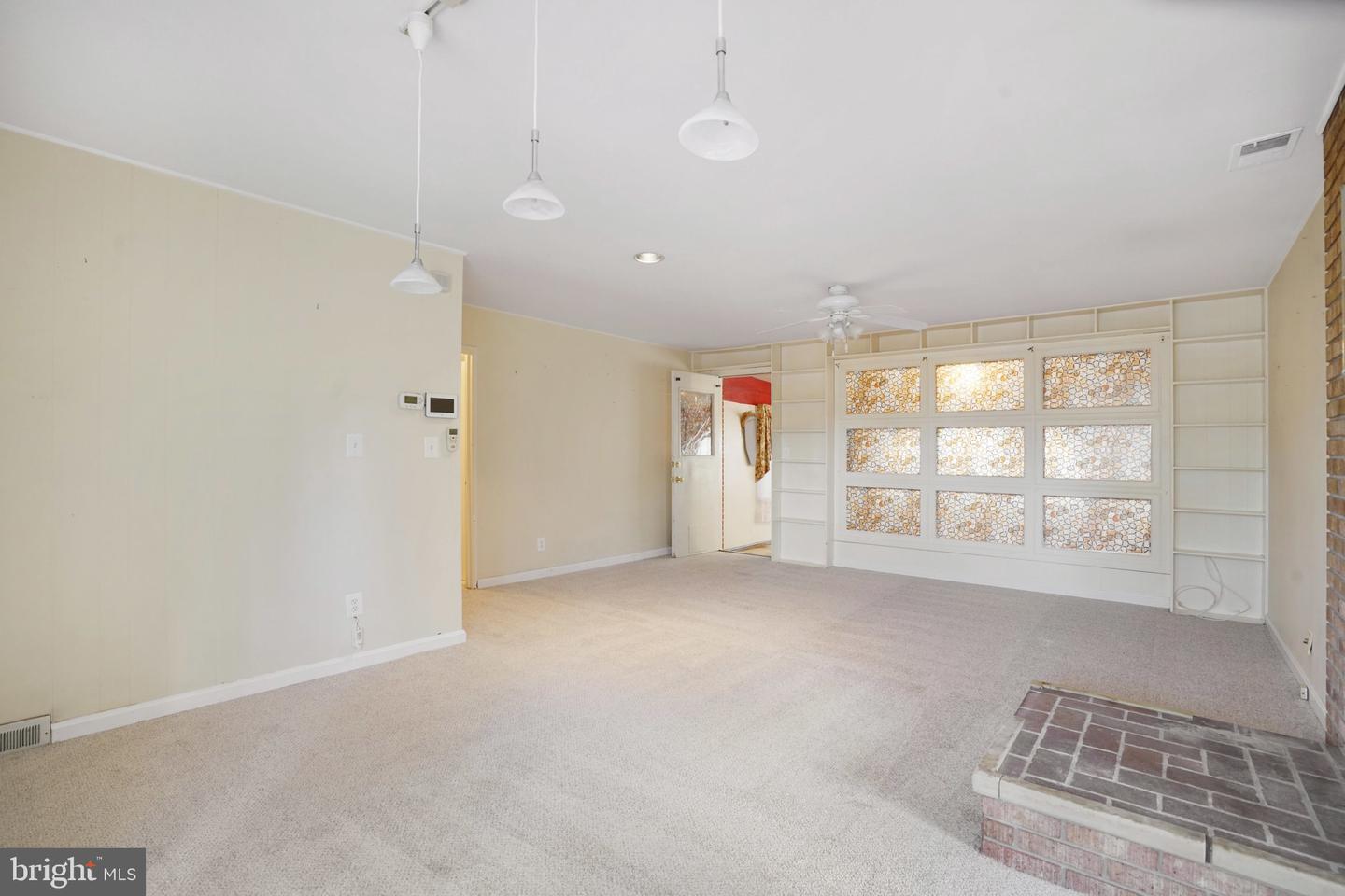 4817 UPLAND DR, ALEXANDRIA, Virginia 22310, 3 Bedrooms Bedrooms, ,2 BathroomsBathrooms,Residential,For sale,4817 UPLAND DR,VAFX2277272 MLS # VAFX2277272