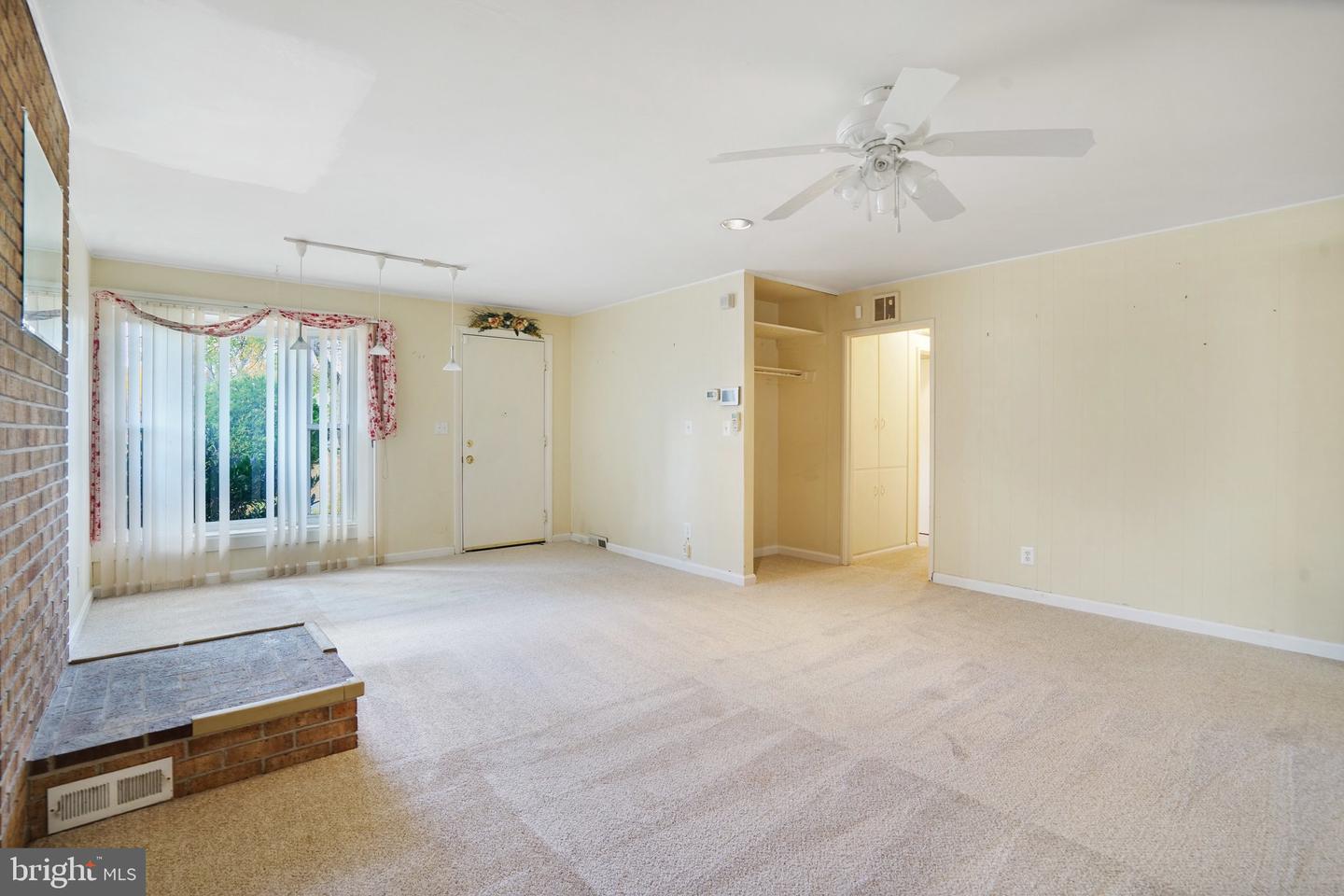 4817 UPLAND DR, ALEXANDRIA, Virginia 22310, 3 Bedrooms Bedrooms, ,2 BathroomsBathrooms,Residential,For sale,4817 UPLAND DR,VAFX2277272 MLS # VAFX2277272