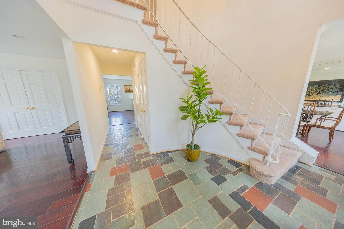 2201 NOBEHAR, VIENNA, Virginia 22181, 5 Bedrooms Bedrooms, ,3 BathroomsBathrooms,Residential,For sale,2201 NOBEHAR,VAFX2278508 MLS # VAFX2278508