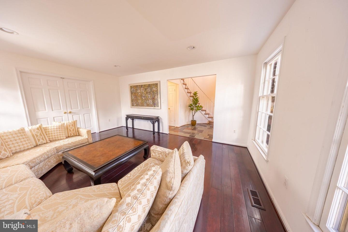 2201 NOBEHAR, VIENNA, Virginia 22181, 5 Bedrooms Bedrooms, ,3 BathroomsBathrooms,Residential,For sale,2201 NOBEHAR,VAFX2278508 MLS # VAFX2278508