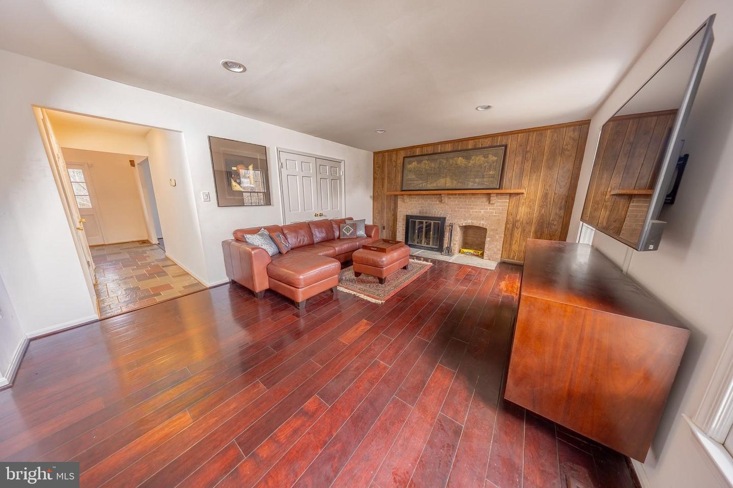 2201 NOBEHAR, VIENNA, Virginia 22181, 5 Bedrooms Bedrooms, ,3 BathroomsBathrooms,Residential,For sale,2201 NOBEHAR,VAFX2278508 MLS # VAFX2278508