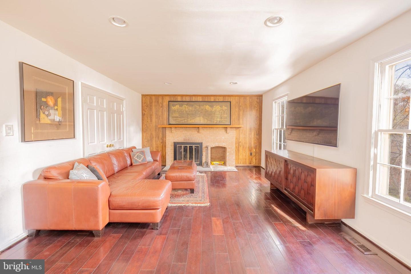 2201 NOBEHAR, VIENNA, Virginia 22181, 5 Bedrooms Bedrooms, ,3 BathroomsBathrooms,Residential,For sale,2201 NOBEHAR,VAFX2278508 MLS # VAFX2278508