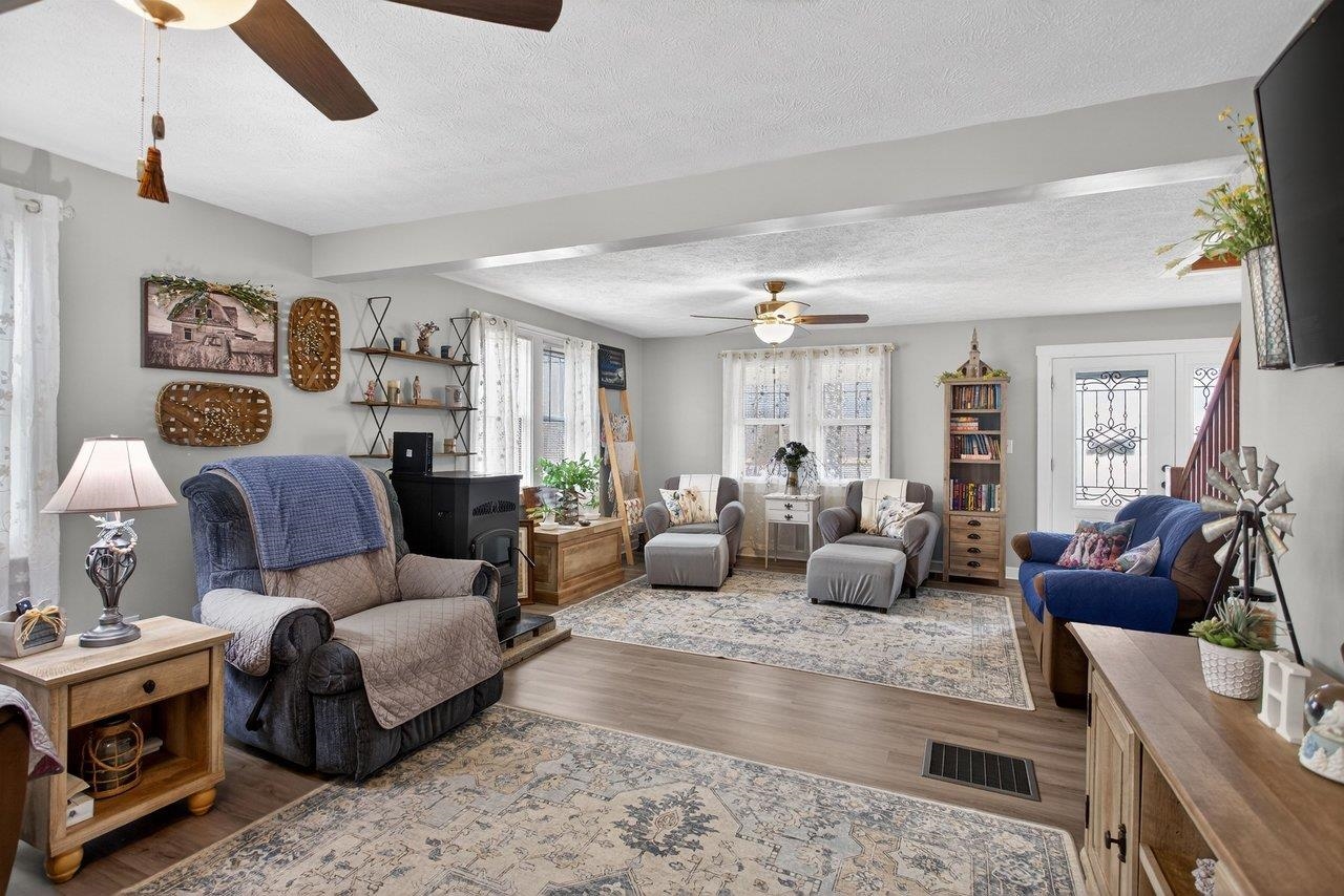 6699 S EAST SIDE HWY, ELKTON, Virginia 22827, 4 Bedrooms Bedrooms, ,1 BathroomBathrooms,Residential,6699 S EAST SIDE HWY,672408 MLS # 672408