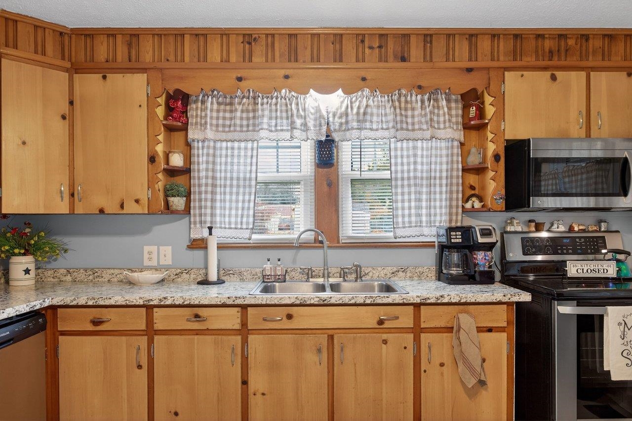 6699 S EAST SIDE HWY, ELKTON, Virginia 22827, 4 Bedrooms Bedrooms, ,1 BathroomBathrooms,Residential,6699 S EAST SIDE HWY,672408 MLS # 672408