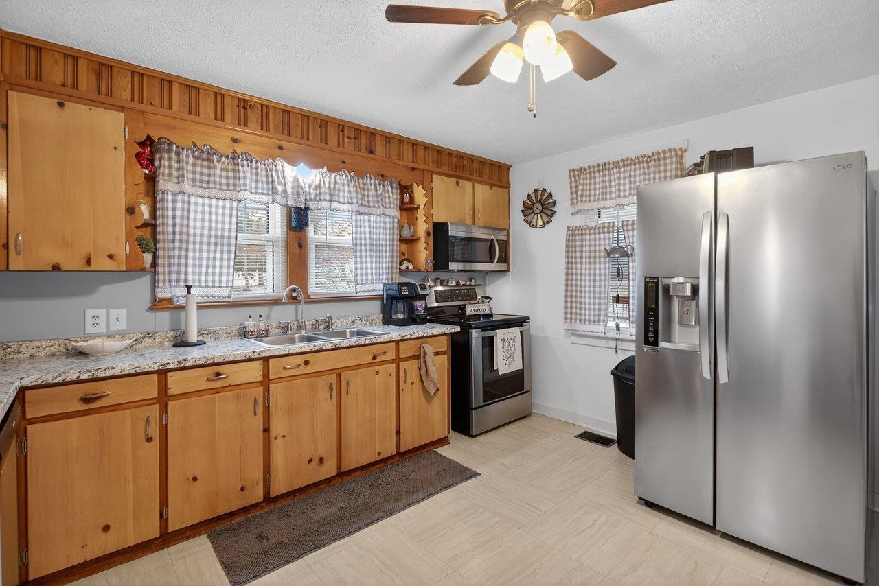 6699 S EAST SIDE HWY, ELKTON, Virginia 22827, 4 Bedrooms Bedrooms, ,1 BathroomBathrooms,Residential,6699 S EAST SIDE HWY,672408 MLS # 672408