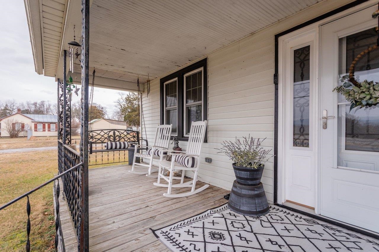 6699 S EAST SIDE HWY, ELKTON, Virginia 22827, 4 Bedrooms Bedrooms, ,1 BathroomBathrooms,Residential,6699 S EAST SIDE HWY,672408 MLS # 672408