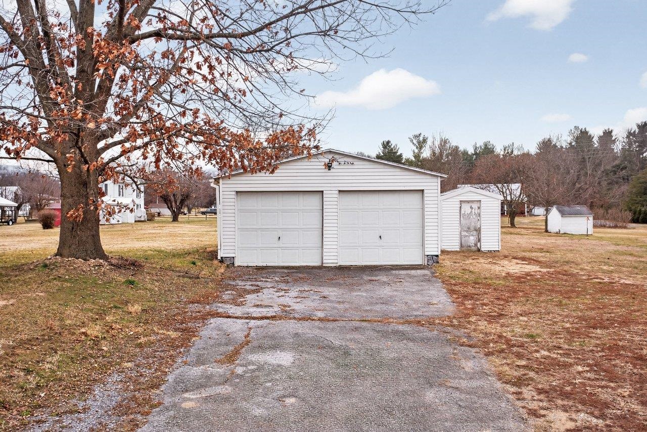 6699 S EAST SIDE HWY, ELKTON, Virginia 22827, 4 Bedrooms Bedrooms, ,1 BathroomBathrooms,Residential,6699 S EAST SIDE HWY,672408 MLS # 672408