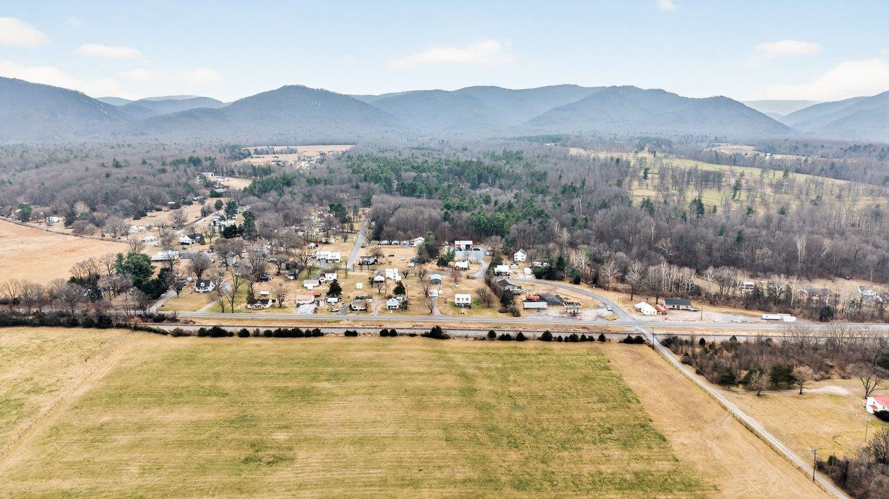 6699 S EAST SIDE HWY, ELKTON, Virginia 22827, 4 Bedrooms Bedrooms, ,1 BathroomBathrooms,Residential,6699 S EAST SIDE HWY,672408 MLS # 672408