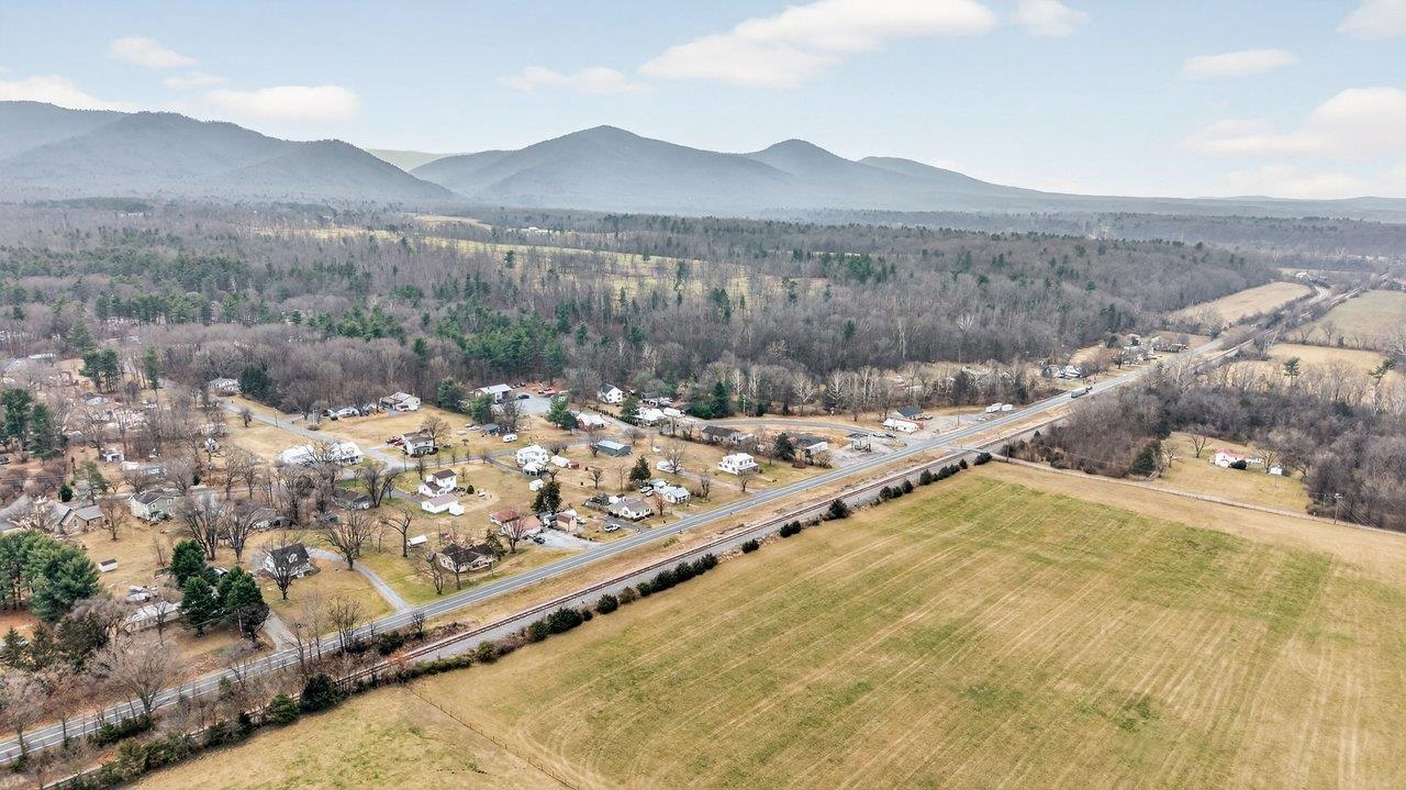 6699 S EAST SIDE HWY, ELKTON, Virginia 22827, 4 Bedrooms Bedrooms, ,1 BathroomBathrooms,Residential,6699 S EAST SIDE HWY,672408 MLS # 672408