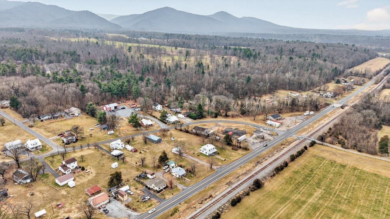 6699 S EAST SIDE HWY, ELKTON, Virginia 22827, 4 Bedrooms Bedrooms, ,1 BathroomBathrooms,Residential,6699 S EAST SIDE HWY,672408 MLS # 672408