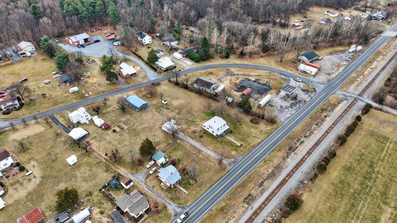 6699 S EAST SIDE HWY, ELKTON, Virginia 22827, 4 Bedrooms Bedrooms, ,1 BathroomBathrooms,Residential,6699 S EAST SIDE HWY,672408 MLS # 672408