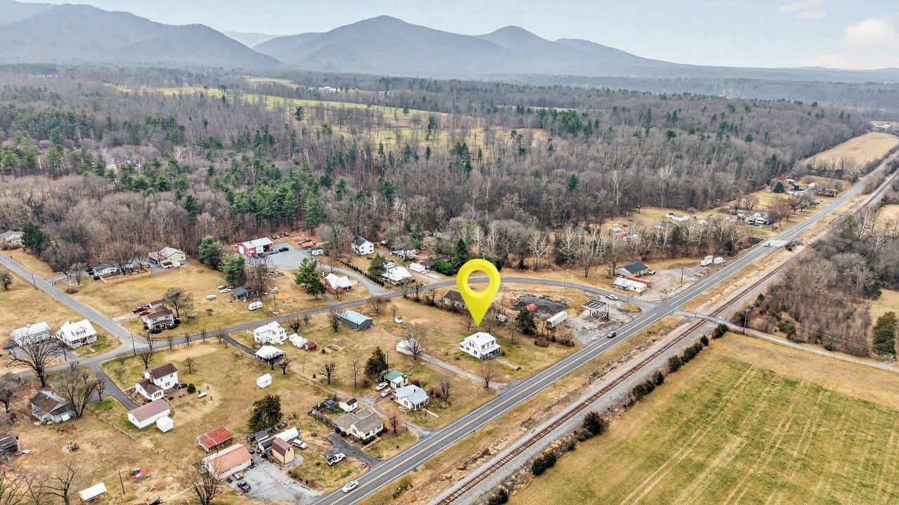 6699 S EAST SIDE HWY, ELKTON, Virginia 22827, 4 Bedrooms Bedrooms, ,1 BathroomBathrooms,Residential,6699 S EAST SIDE HWY,672408 MLS # 672408