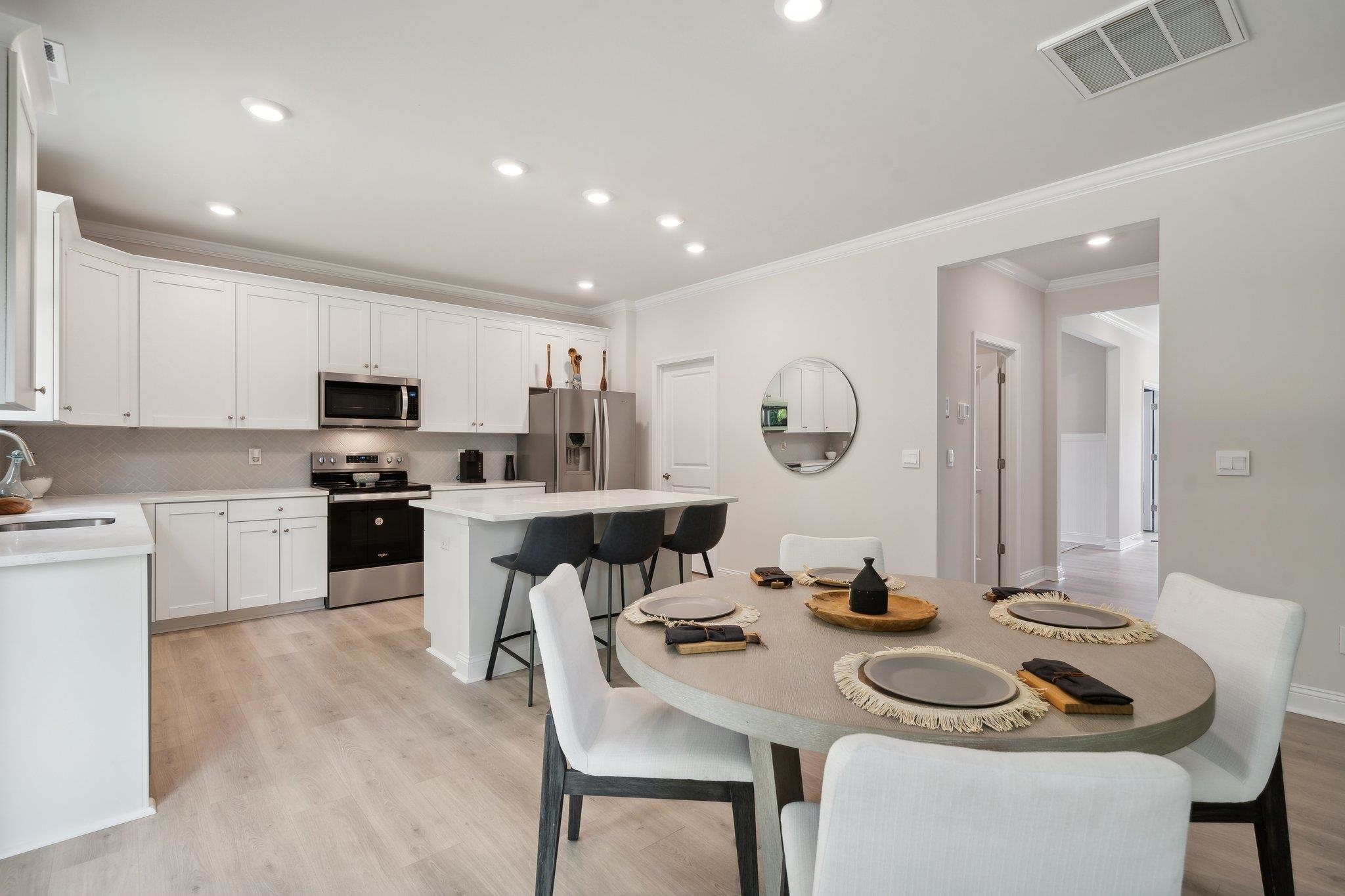 17 AVONWOODS DR, STAUNTON, Virginia 24401, 4 Bedrooms Bedrooms, ,2 BathroomsBathrooms,Residential,17 AVONWOODS DR,672410 MLS # 672410