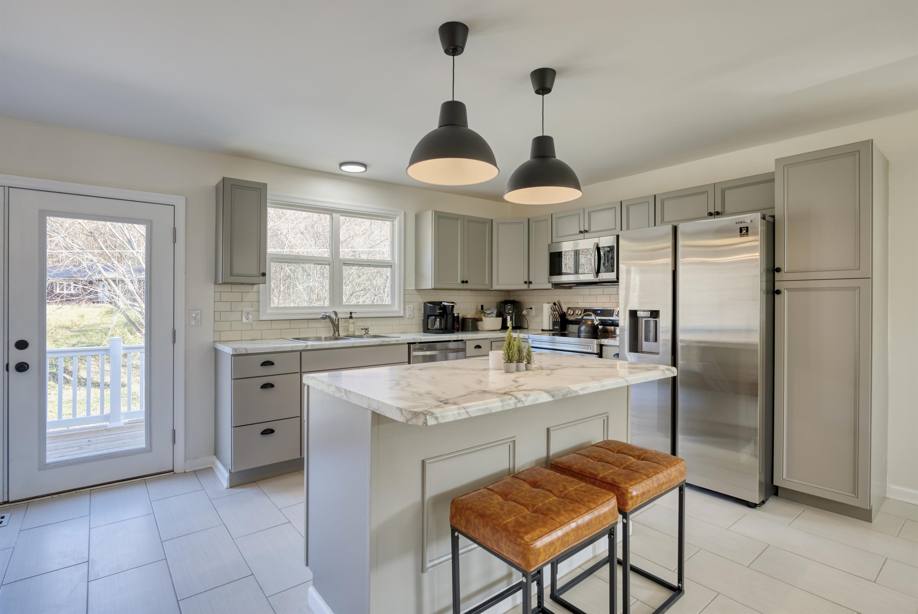 220 VIEW MOUNTAIN RD, STANLEY, Virginia 22851, 3 Bedrooms Bedrooms, ,2 BathroomsBathrooms,Residential,Silox Getaway,220 VIEW MOUNTAIN RD,672414 MLS # 672414