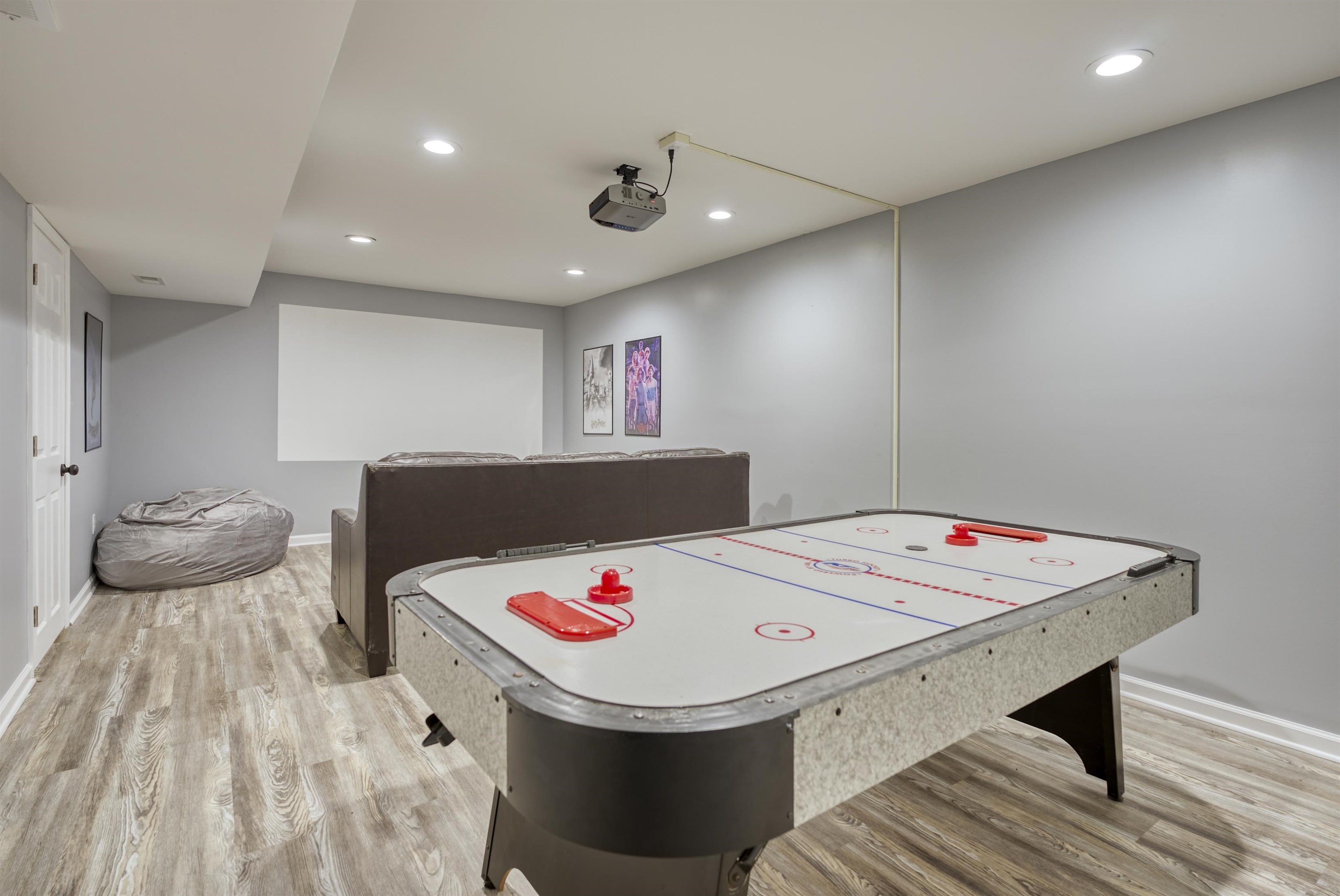 220 VIEW MOUNTAIN RD, STANLEY, Virginia 22851, 3 Bedrooms Bedrooms, ,2 BathroomsBathrooms,Residential,Silox Getaway,220 VIEW MOUNTAIN RD,672414 MLS # 672414