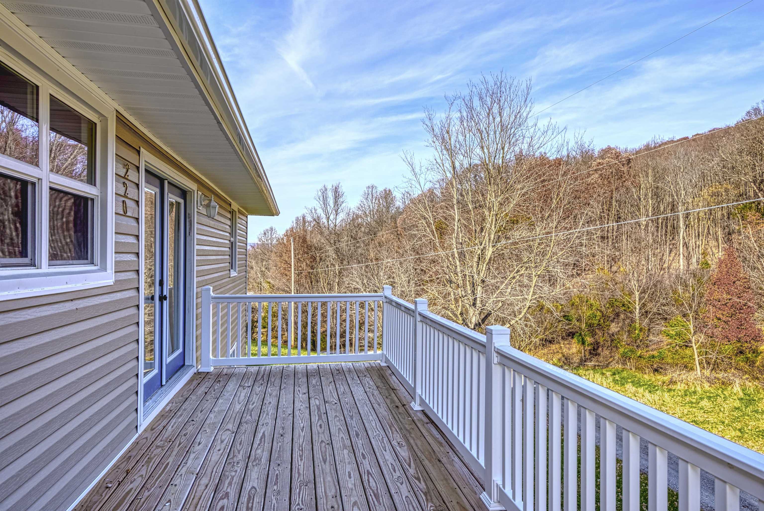 220 VIEW MOUNTAIN RD, STANLEY, Virginia 22851, 3 Bedrooms Bedrooms, ,2 BathroomsBathrooms,Residential,Silox Getaway,220 VIEW MOUNTAIN RD,672414 MLS # 672414