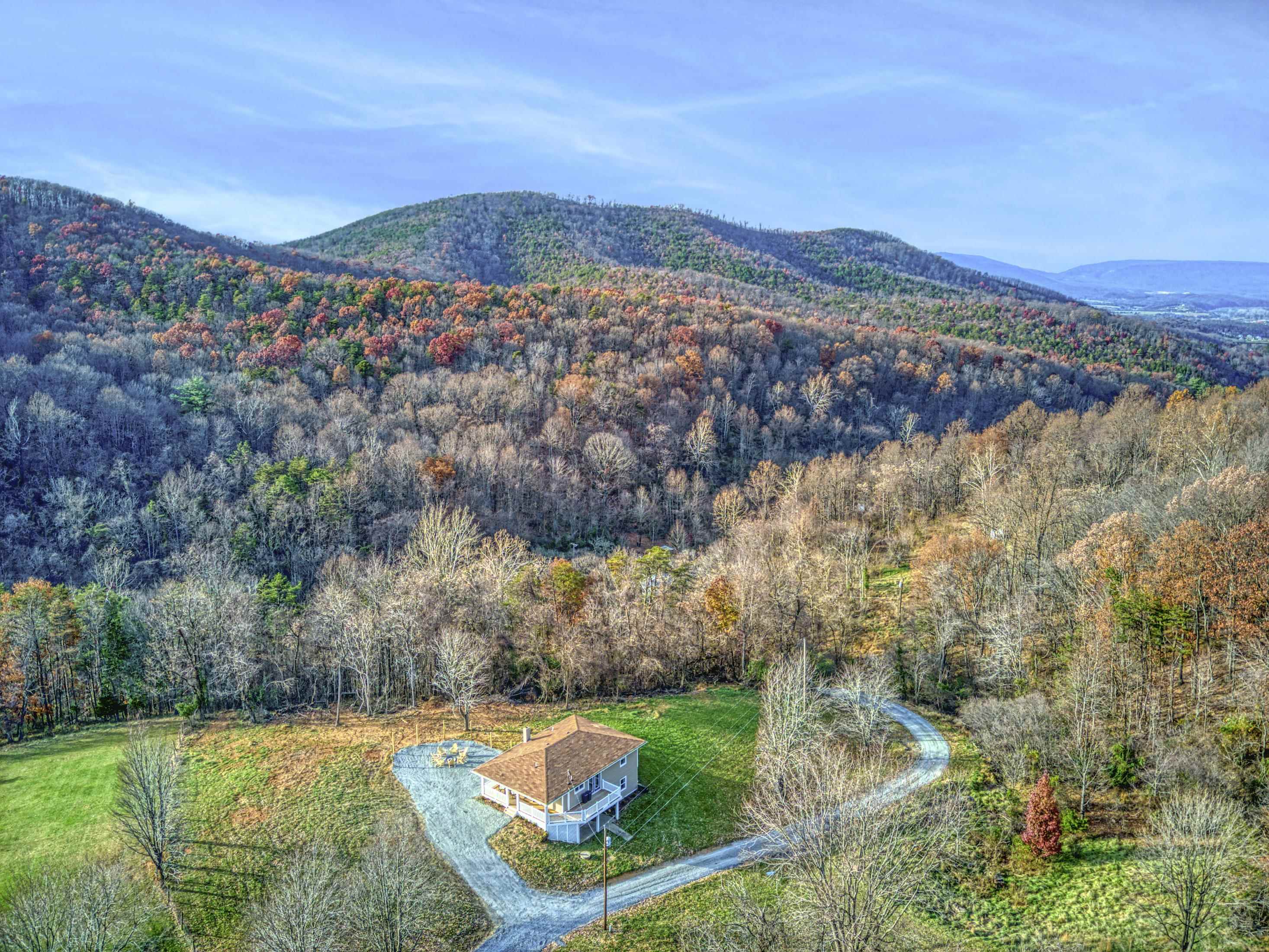 220 VIEW MOUNTAIN RD, STANLEY, Virginia 22851, 3 Bedrooms Bedrooms, ,2 BathroomsBathrooms,Residential,Silox Getaway,220 VIEW MOUNTAIN RD,672414 MLS # 672414