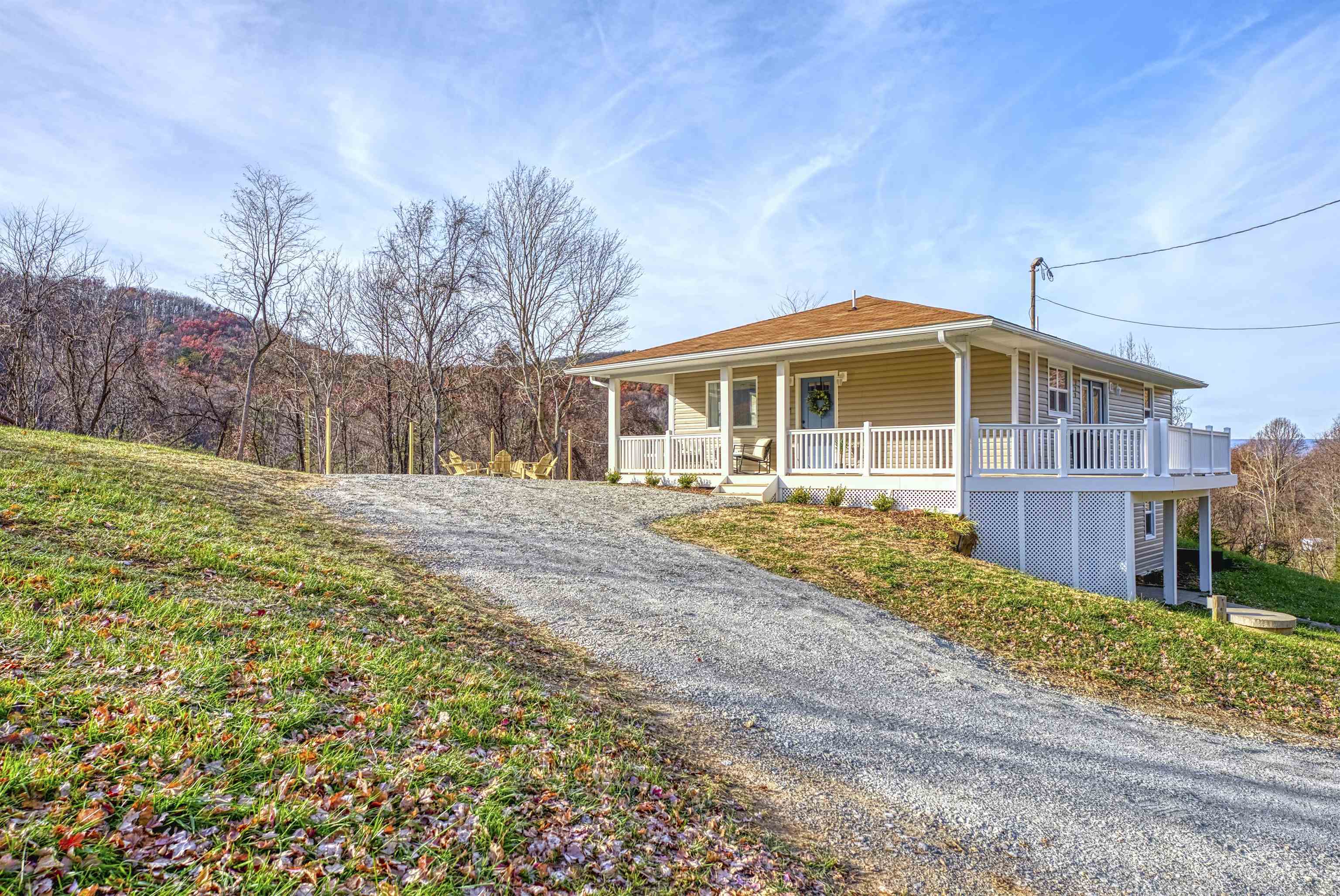 220 VIEW MOUNTAIN RD, STANLEY, Virginia 22851, 3 Bedrooms Bedrooms, ,2 BathroomsBathrooms,Residential,Silox Getaway,220 VIEW MOUNTAIN RD,672414 MLS # 672414