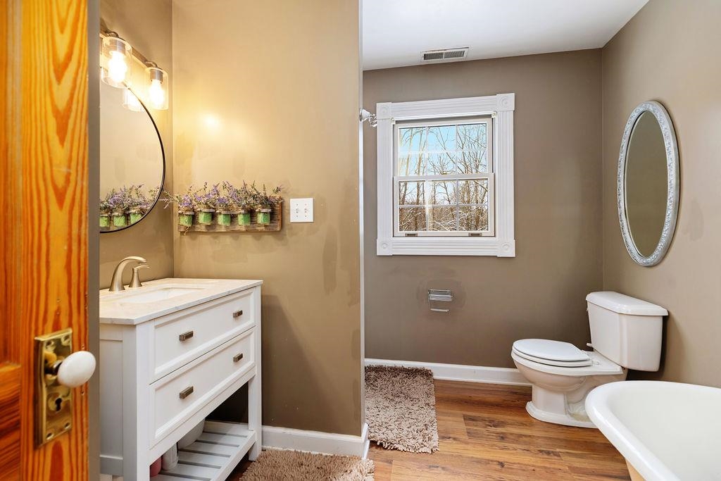 840 COMMERCE RD, STAUNTON, Virginia 24401, 4 Bedrooms Bedrooms, ,3 BathroomsBathrooms,Residential,840 COMMERCE RD,672415 MLS # 672415