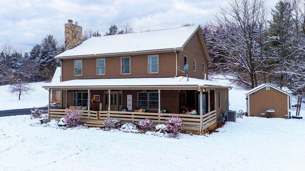 840 COMMERCE RD, STAUNTON, Virginia 24401, 4 Bedrooms Bedrooms, ,3 BathroomsBathrooms,Residential,840 COMMERCE RD,672415 MLS # 672415